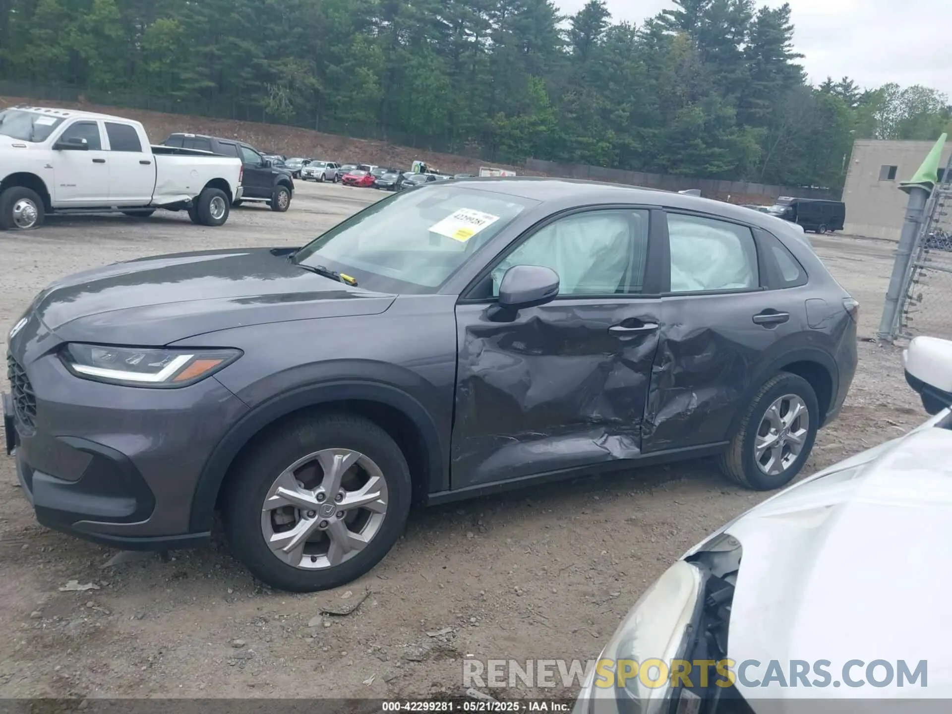 14 Photograph of a damaged car 3CZRZ2H30RM701729 HONDA HR-V 2024