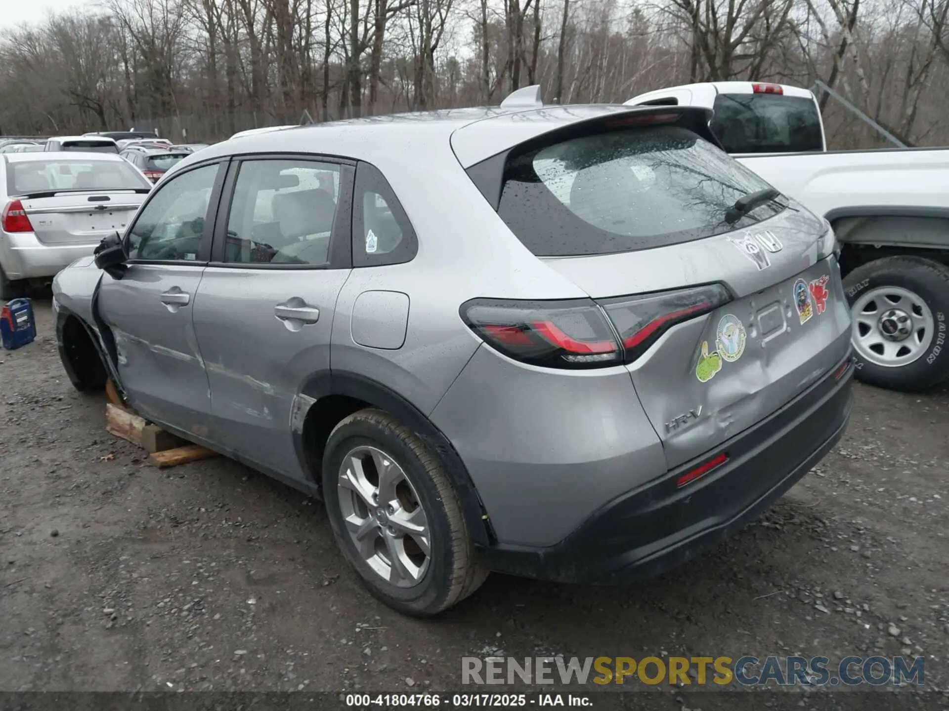 3 Photograph of a damaged car 3CZRZ2H30RM701925 HONDA HR-V 2024