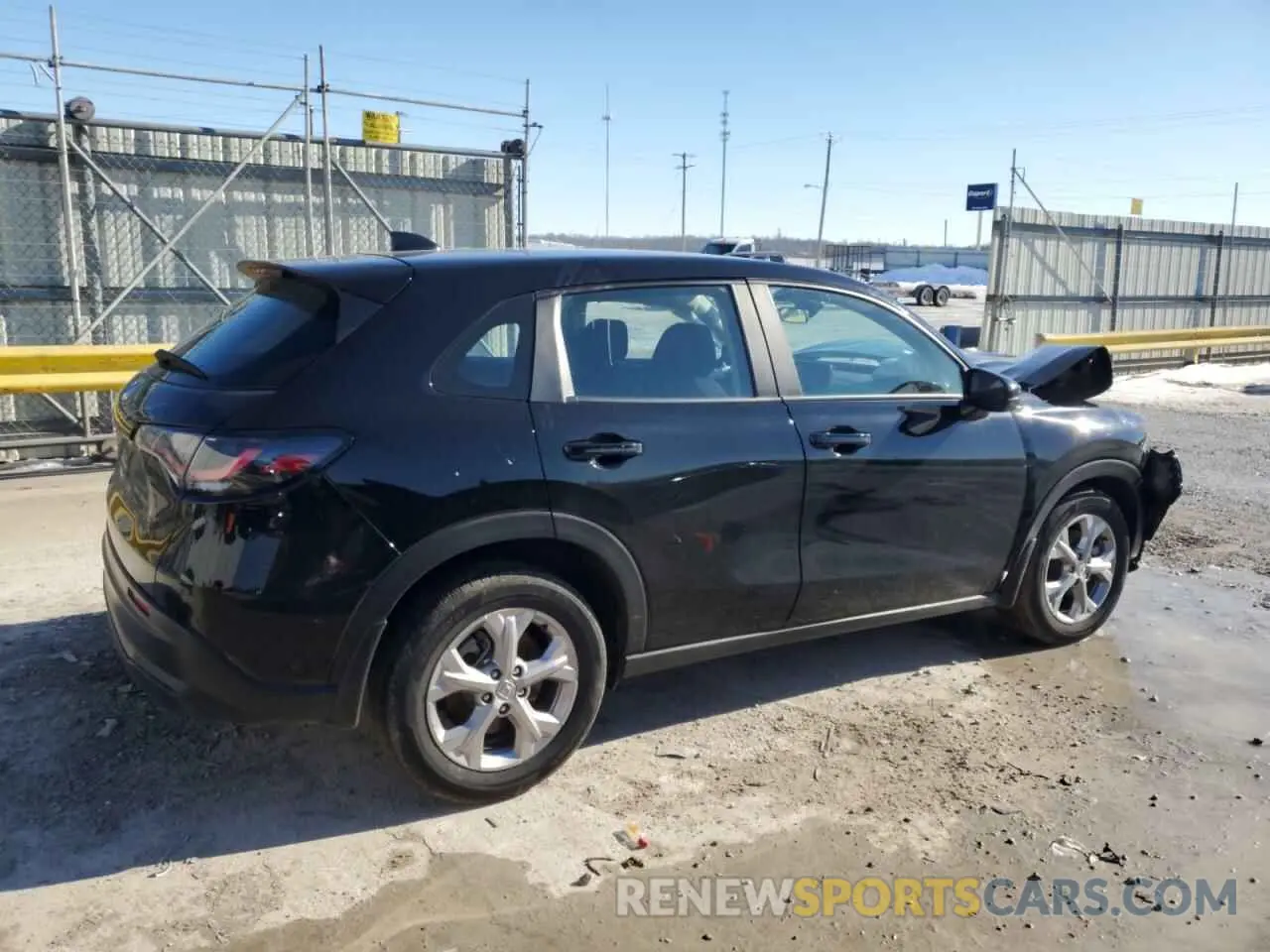 3 Photograph of a damaged car 3CZRZ2H30RM755984 HONDA HR-V 2024