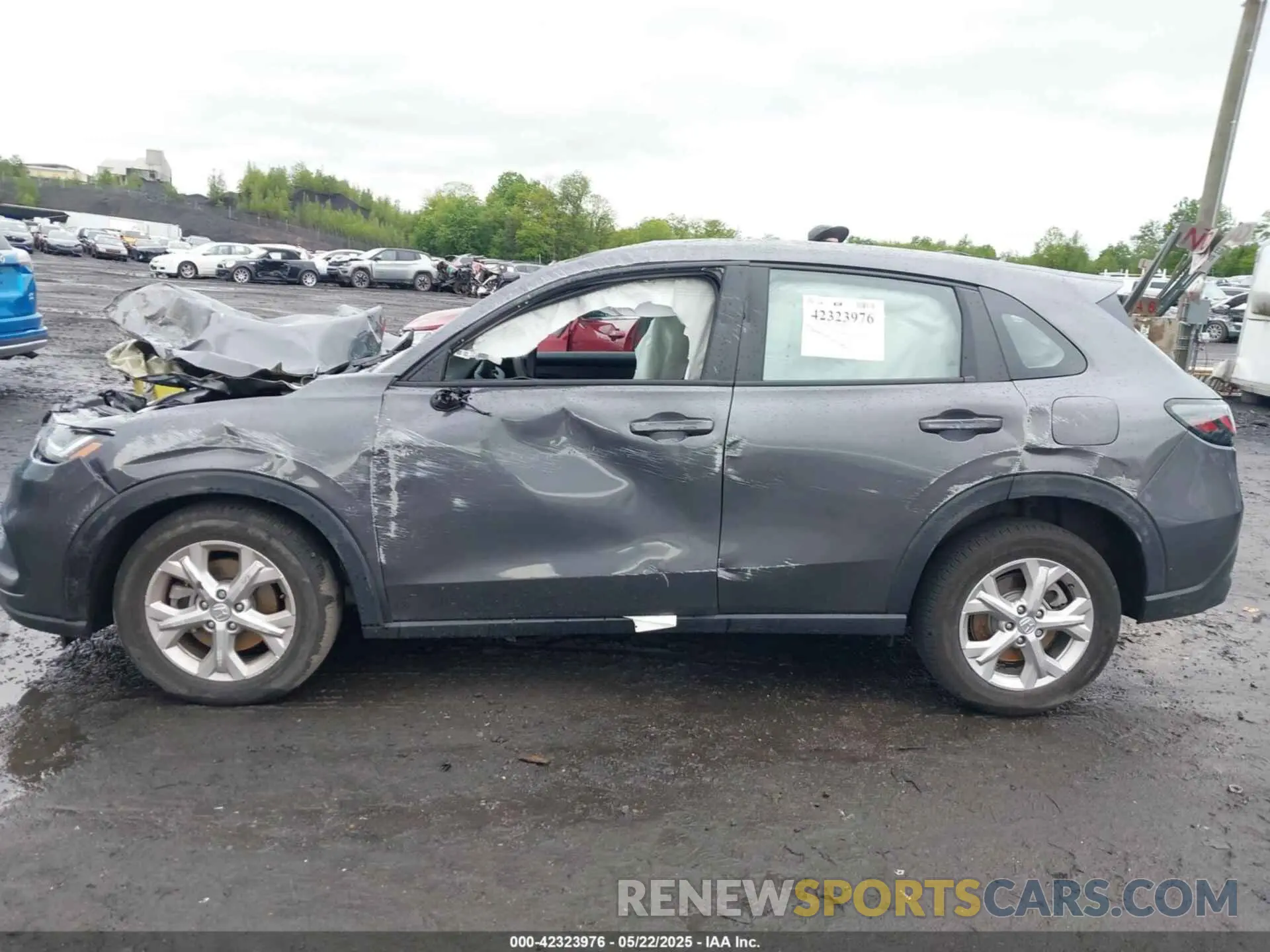 14 Photograph of a damaged car 3CZRZ2H32RM776156 HONDA HR-V 2024