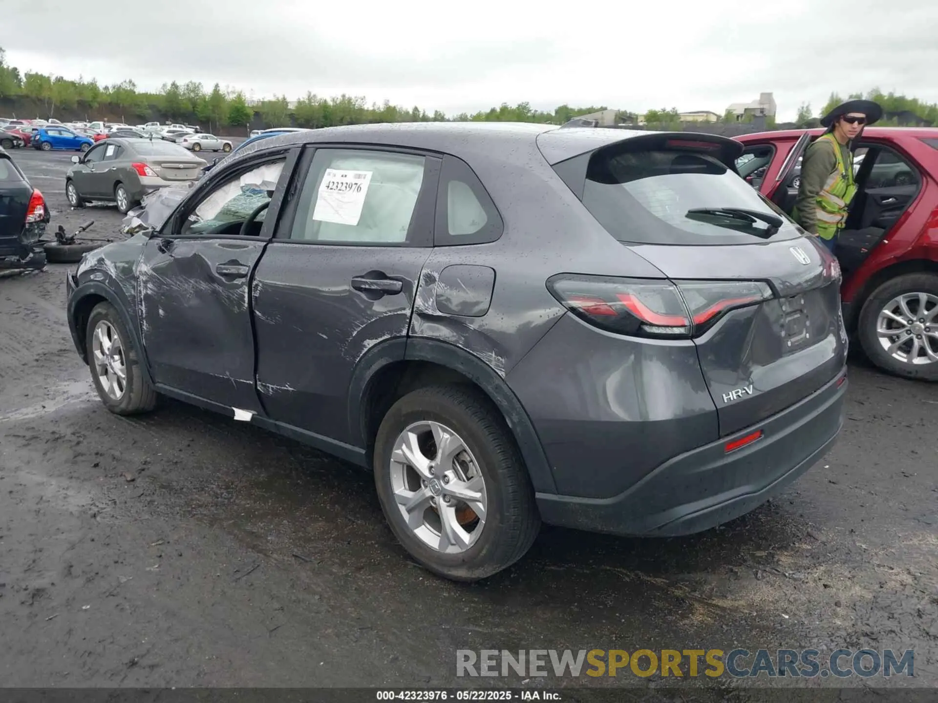 3 Photograph of a damaged car 3CZRZ2H32RM776156 HONDA HR-V 2024