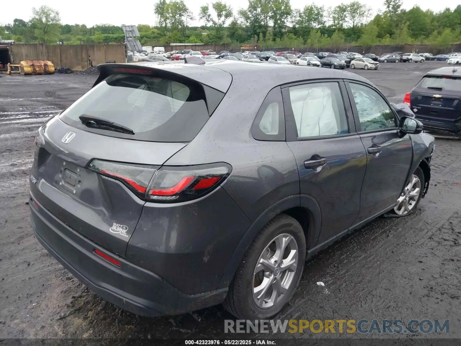 4 Photograph of a damaged car 3CZRZ2H32RM776156 HONDA HR-V 2024