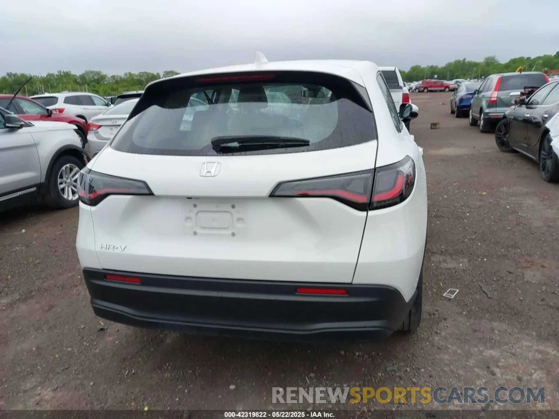 16 Photograph of a damaged car 3CZRZ2H33RM709002 HONDA HR-V 2024