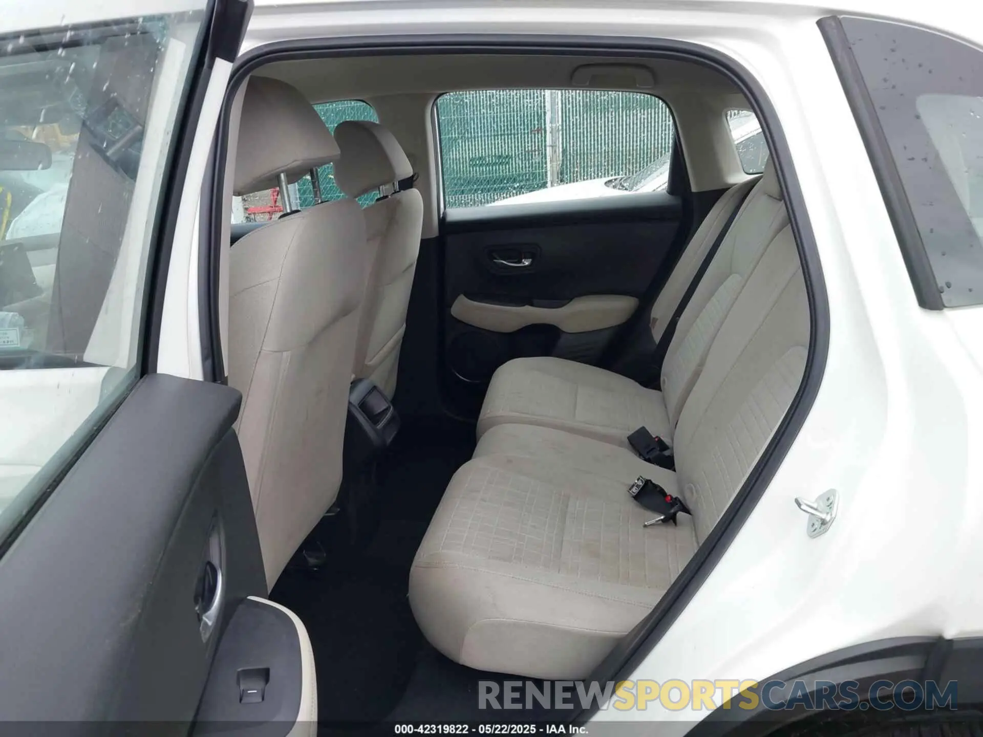 8 Photograph of a damaged car 3CZRZ2H33RM709002 HONDA HR-V 2024