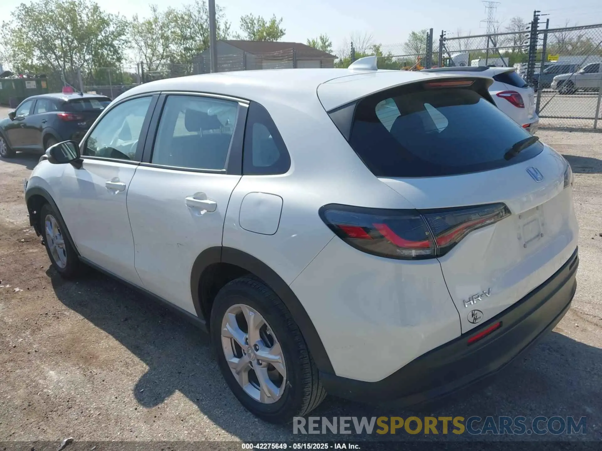 3 Photograph of a damaged car 3CZRZ2H33RM760273 HONDA HR-V 2024