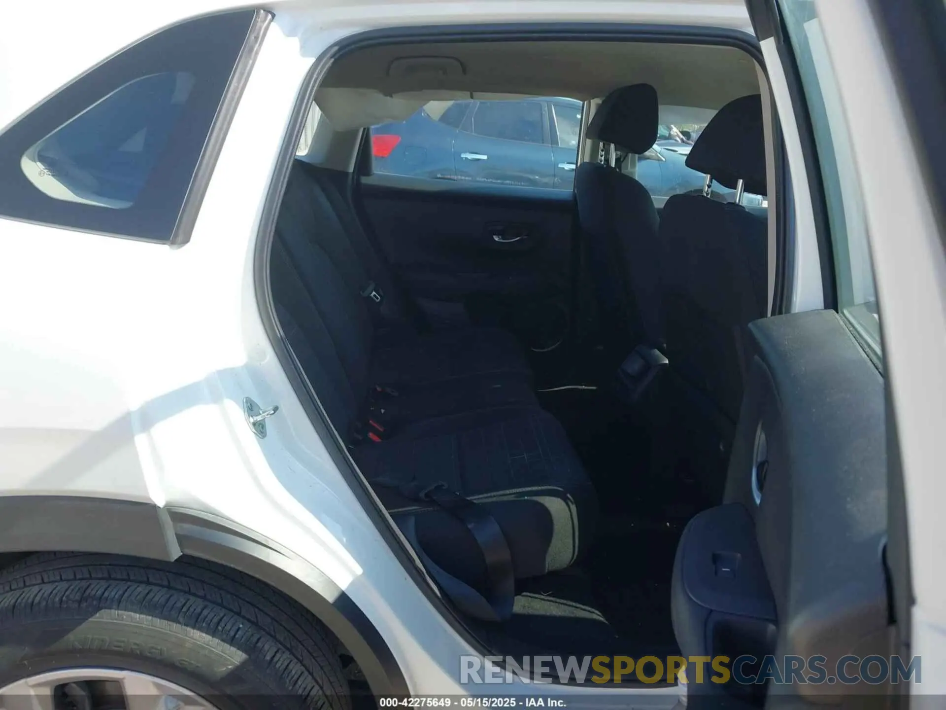 8 Photograph of a damaged car 3CZRZ2H33RM760273 HONDA HR-V 2024