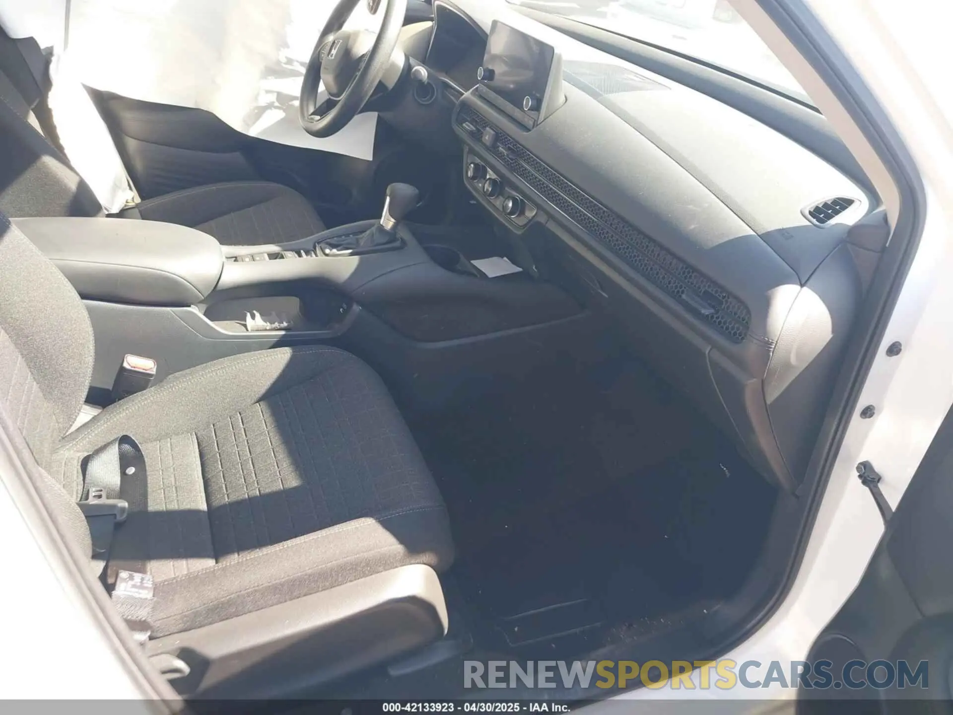 5 Photograph of a damaged car 3CZRZ2H34RM712345 HONDA HR-V 2024