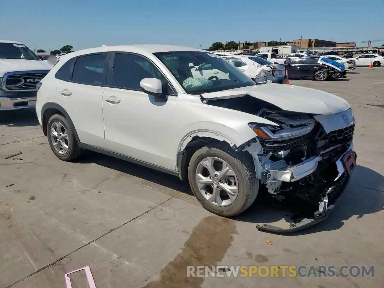 4 Photograph of a damaged car 3CZRZ2H35RM737898 HONDA HR-V 2024