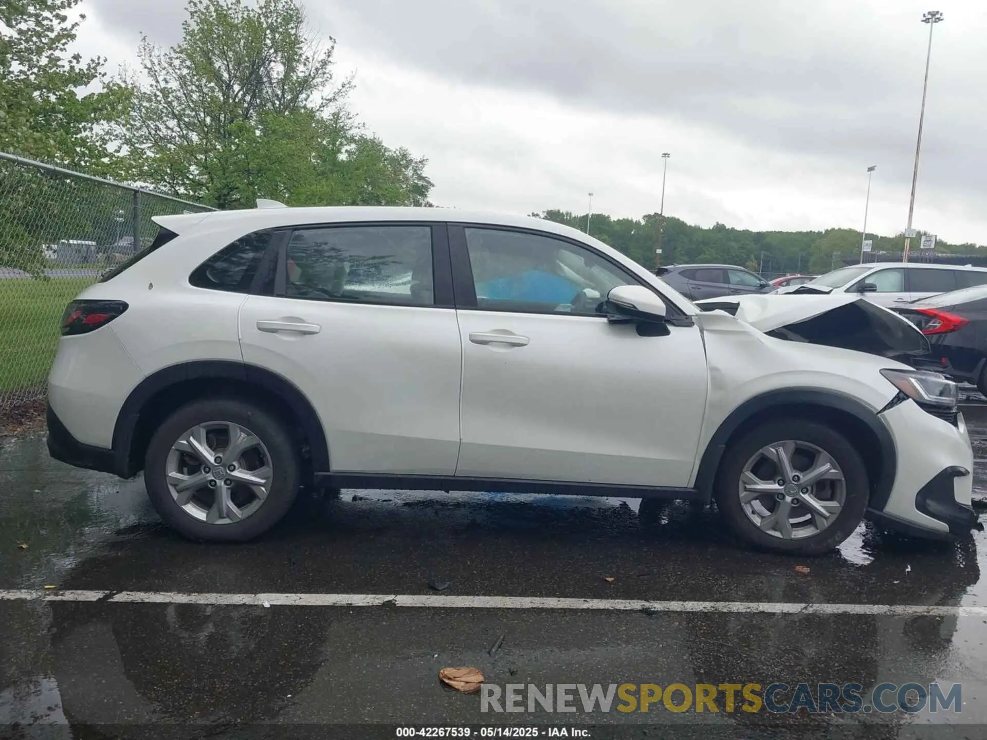 12 Photograph of a damaged car 3CZRZ2H36RM746674 HONDA HR-V 2024