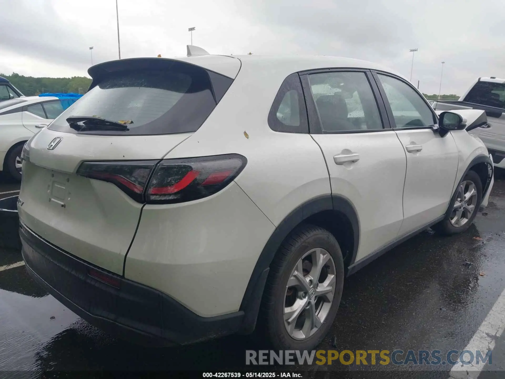 4 Photograph of a damaged car 3CZRZ2H36RM746674 HONDA HR-V 2024