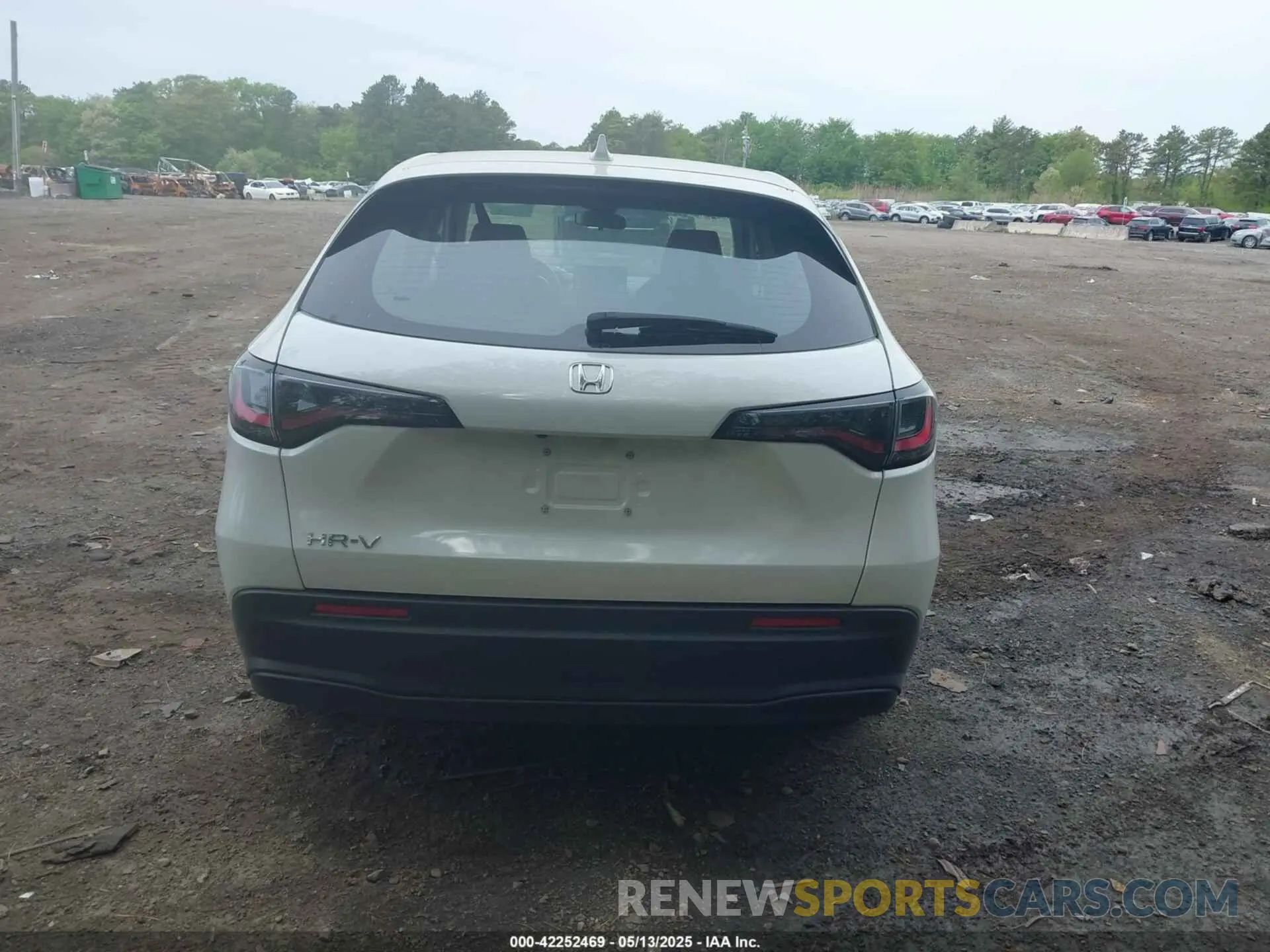 16 Photograph of a damaged car 3CZRZ2H36RM759084 HONDA HR-V 2024