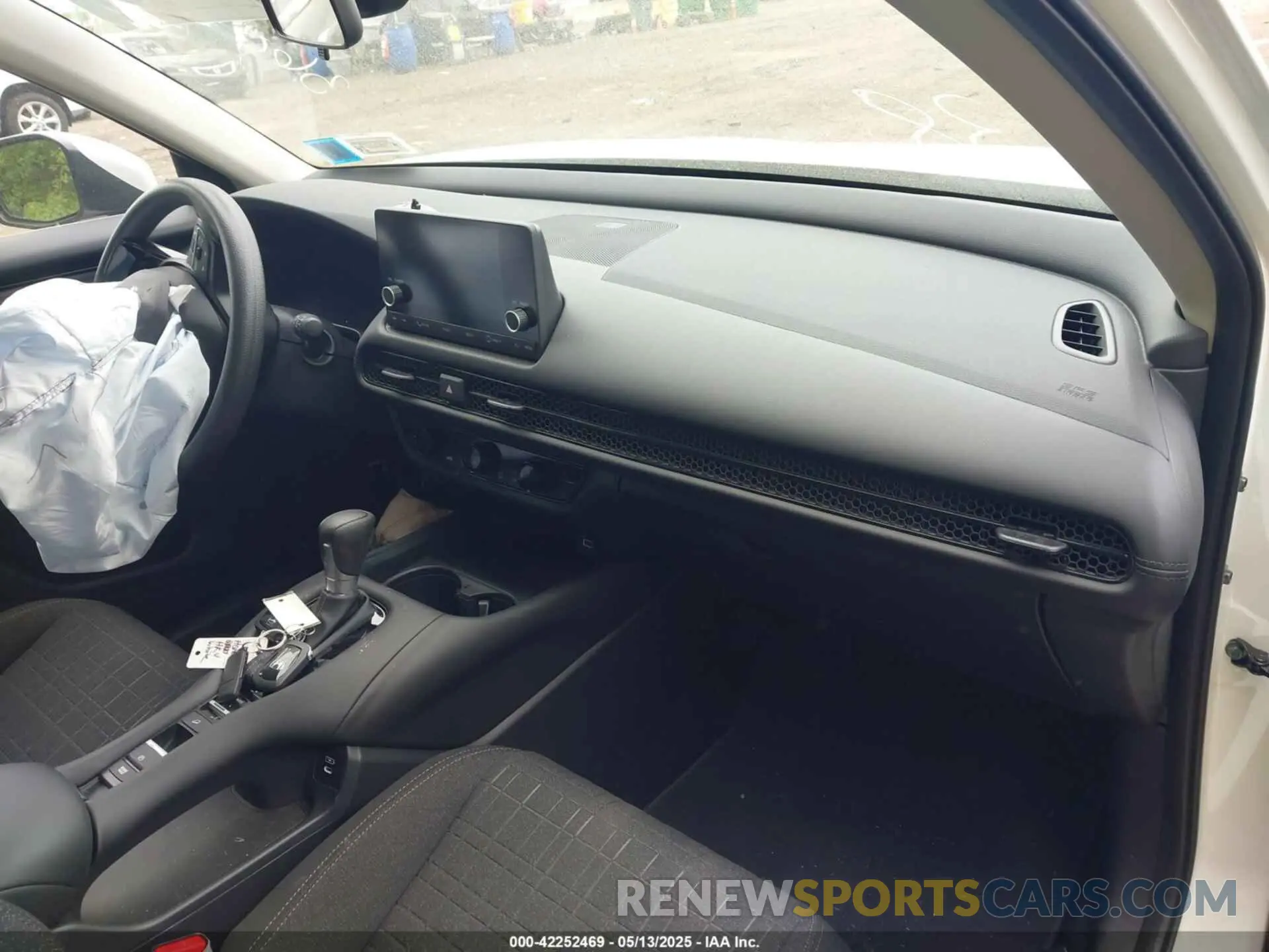 5 Photograph of a damaged car 3CZRZ2H36RM759084 HONDA HR-V 2024