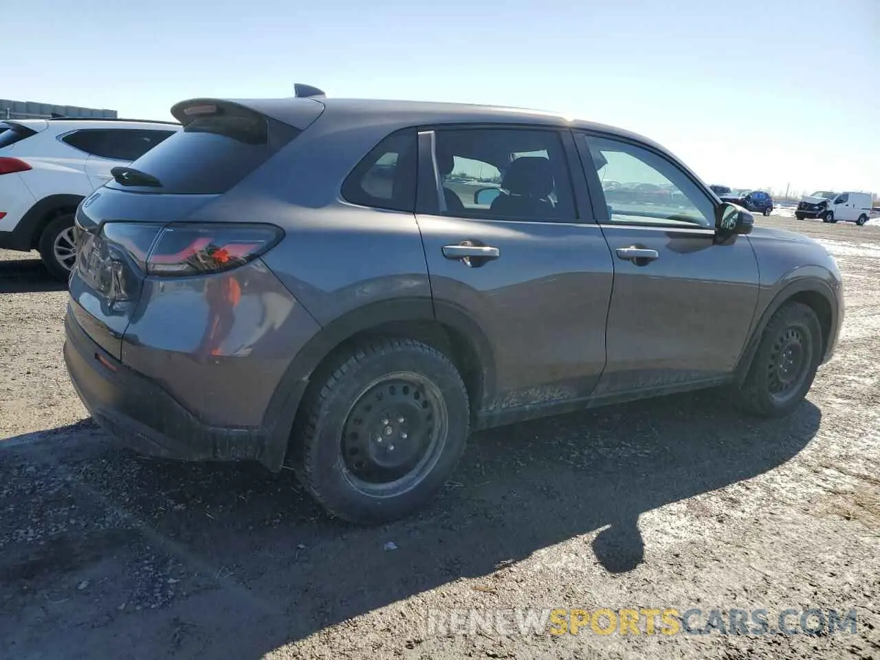 3 Photograph of a damaged car 3CZRZ2H37RM102715 HONDA HR-V 2024