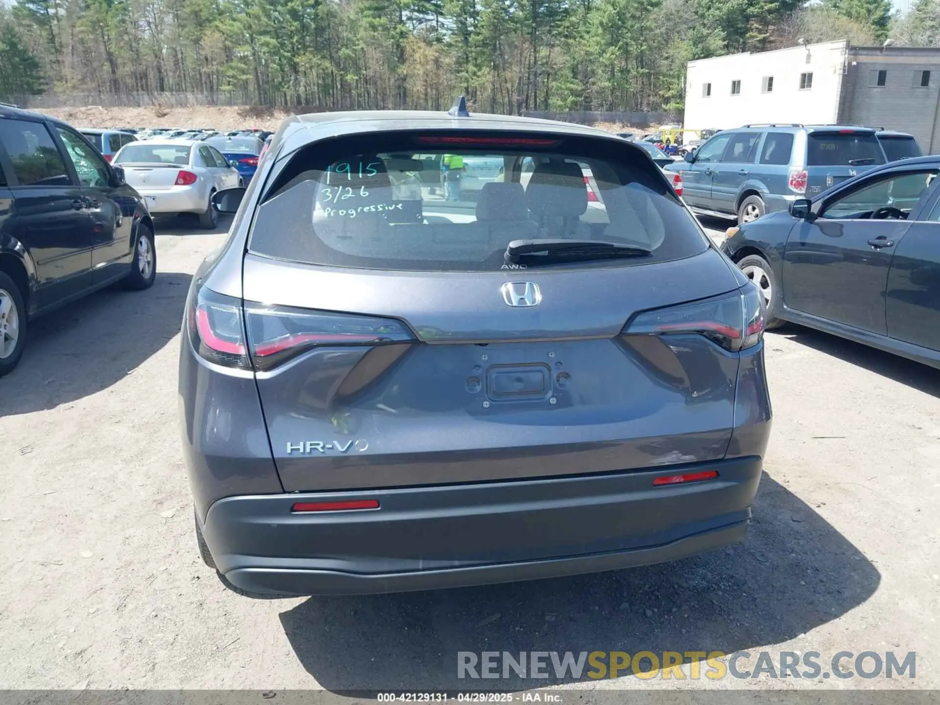 17 Photograph of a damaged car 3CZRZ2H37RM717412 HONDA HR-V 2024