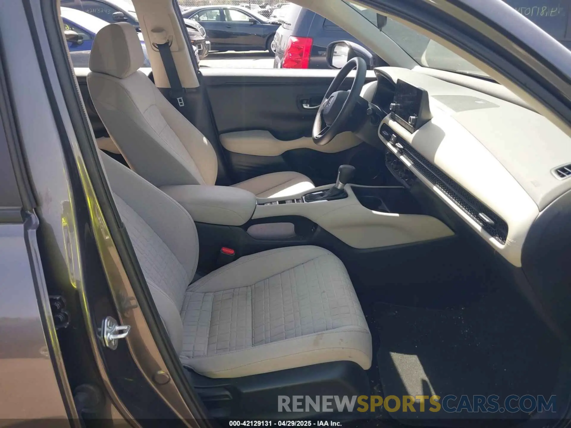 5 Photograph of a damaged car 3CZRZ2H37RM717412 HONDA HR-V 2024