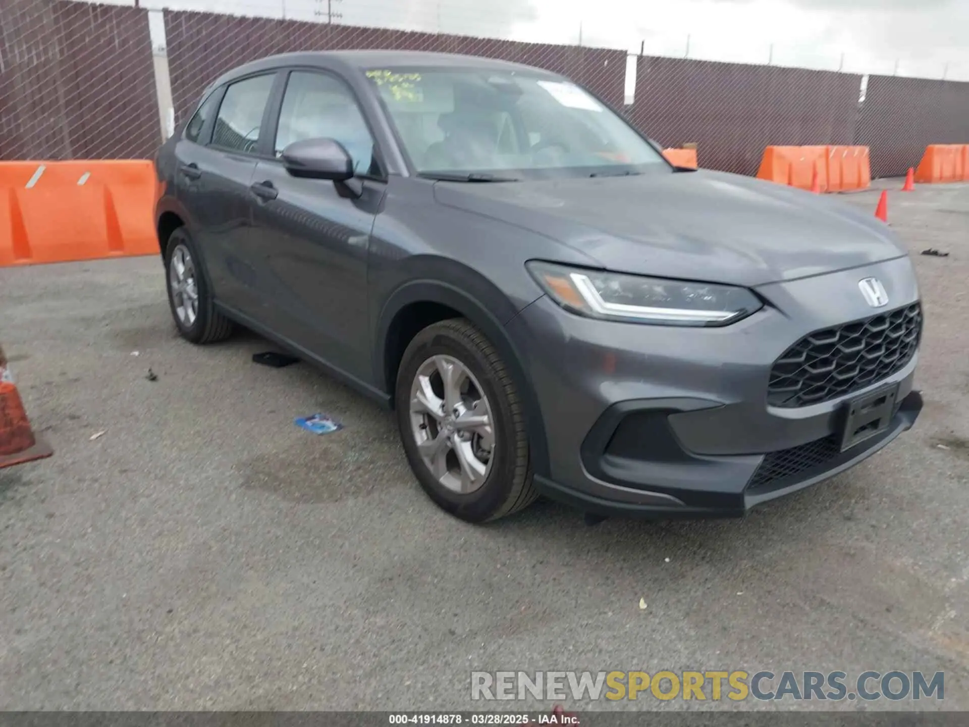 1 Photograph of a damaged car 3CZRZ2H38RM753528 HONDA HR-V 2024