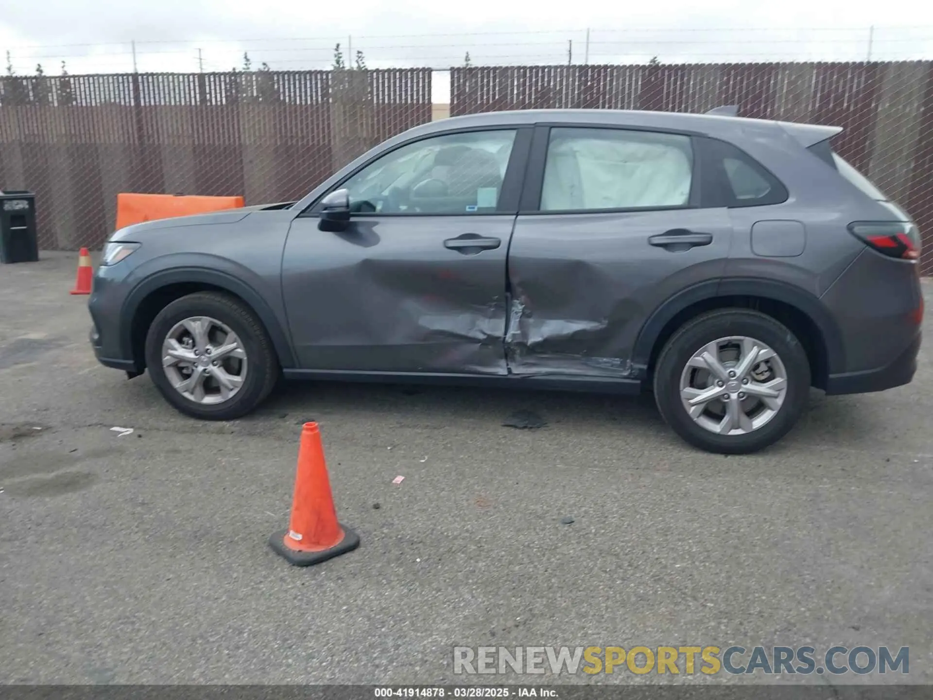 14 Photograph of a damaged car 3CZRZ2H38RM753528 HONDA HR-V 2024