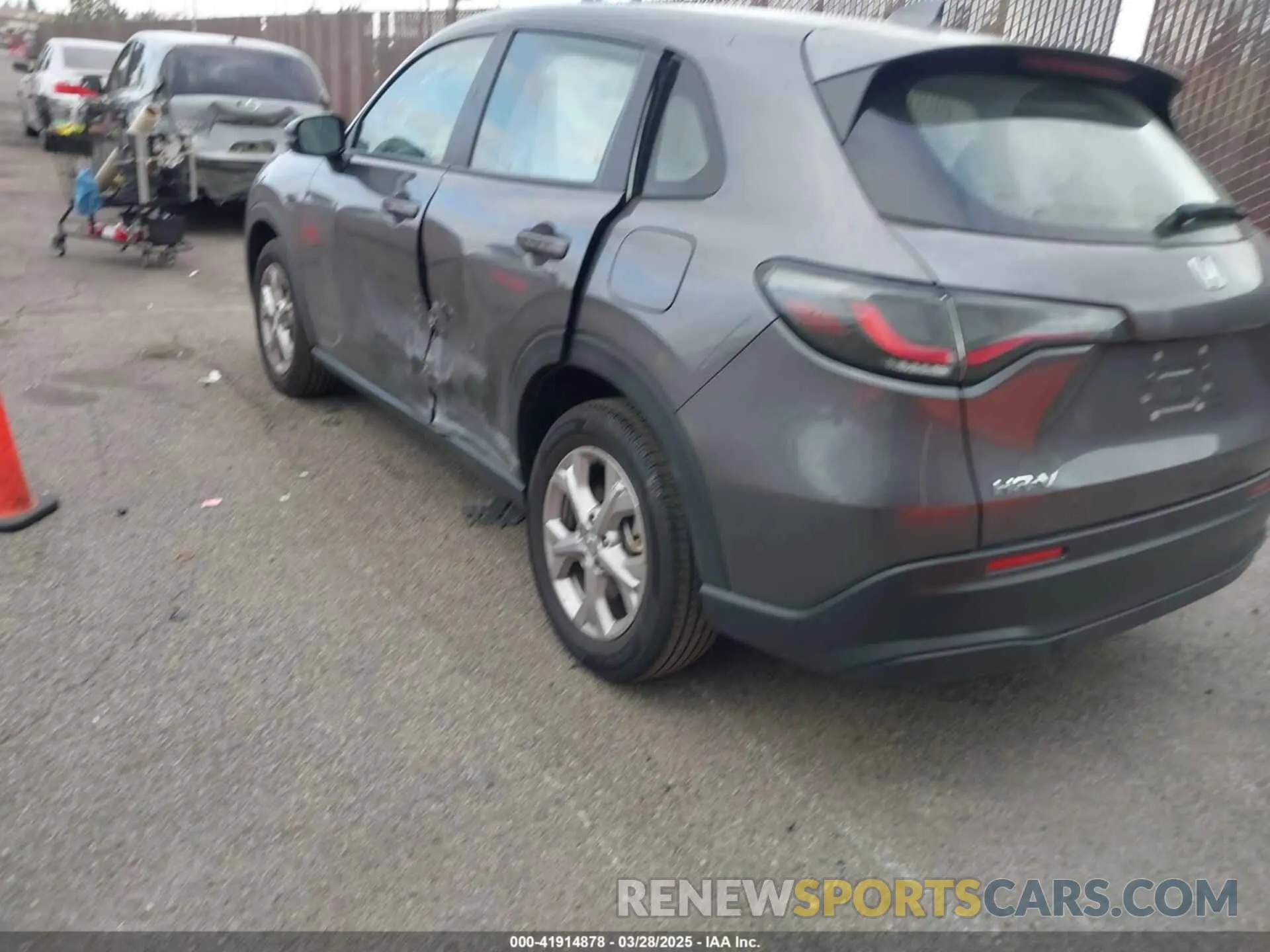 3 Photograph of a damaged car 3CZRZ2H38RM753528 HONDA HR-V 2024