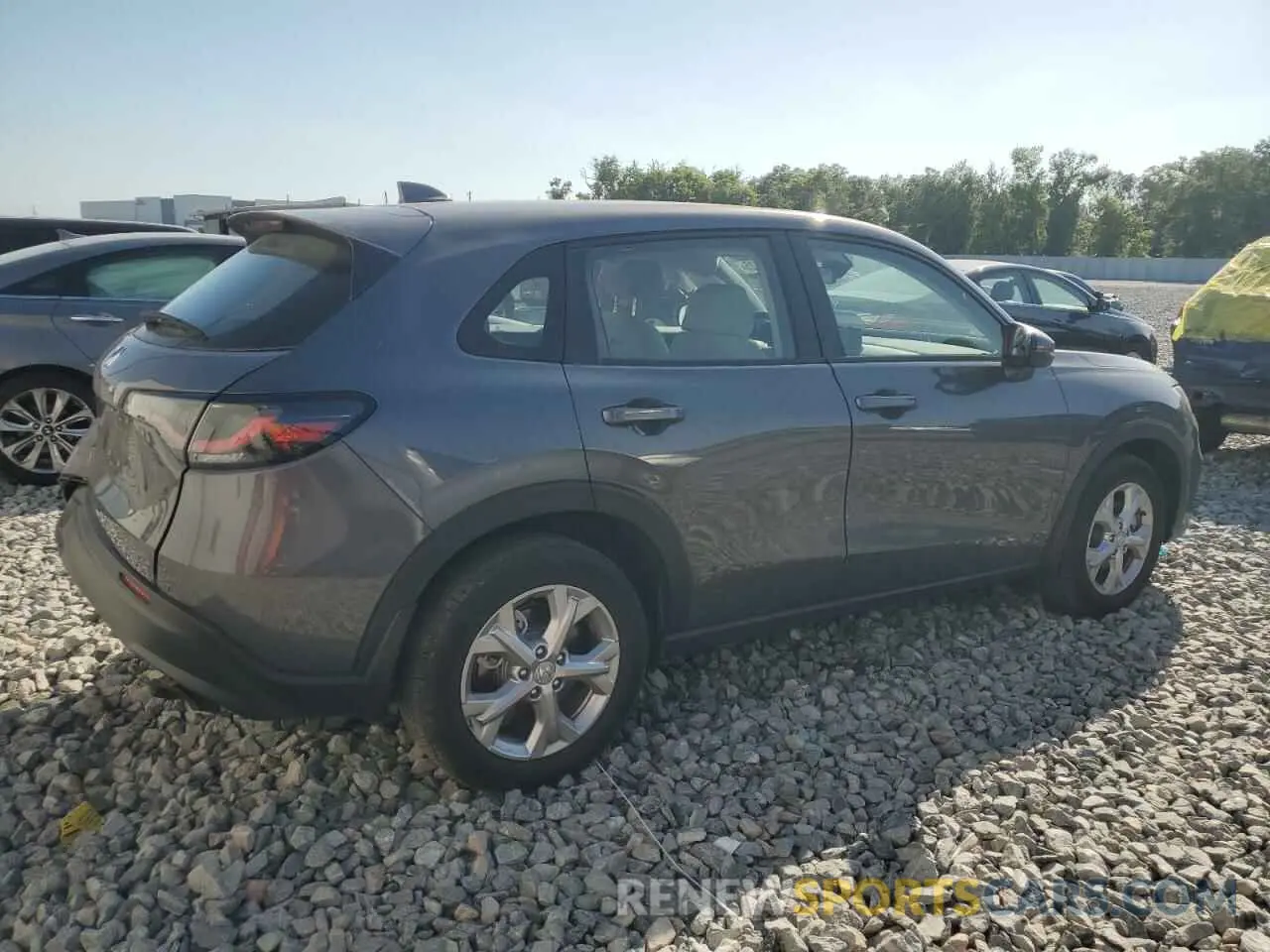 3 Photograph of a damaged car 3CZRZ2H38RM757949 HONDA HR-V 2024