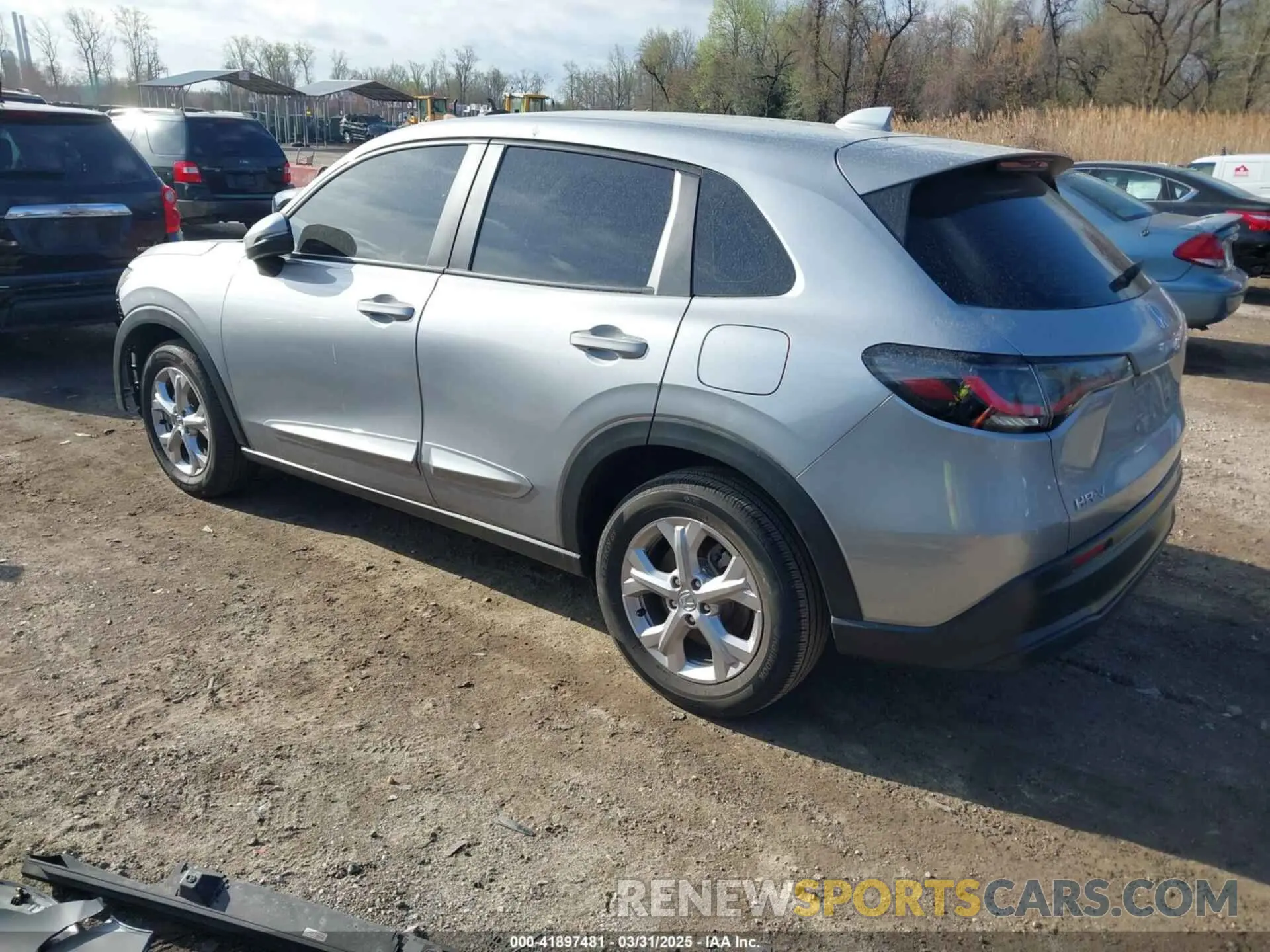 3 Photograph of a damaged car 3CZRZ2H39RM717198 HONDA HR-V 2024