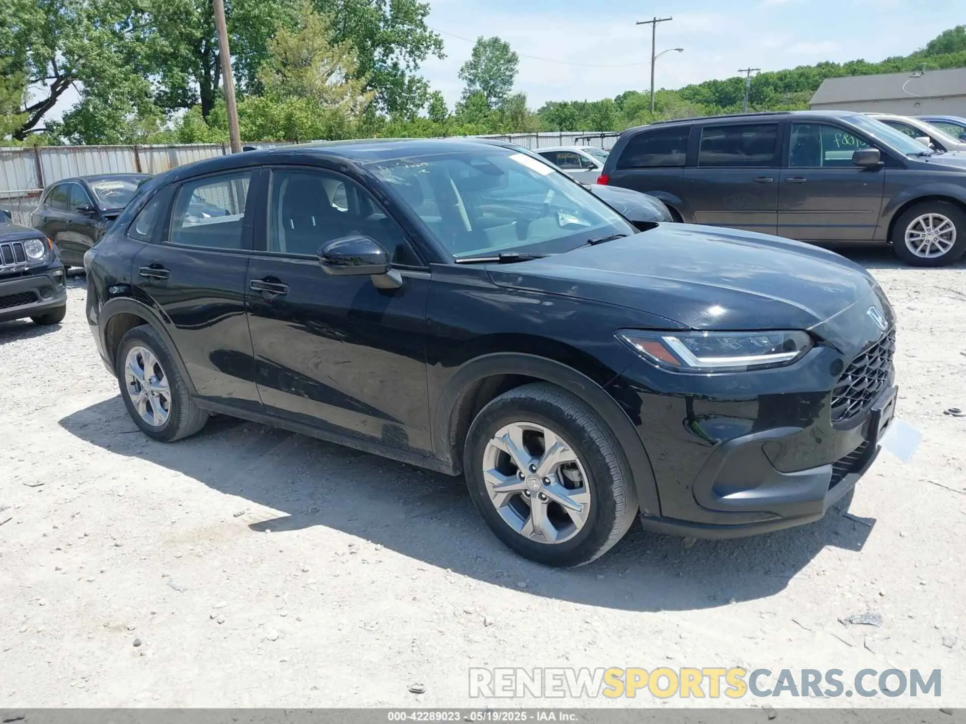 1 Photograph of a damaged car 3CZRZ2H3XRM717758 HONDA HR-V 2024