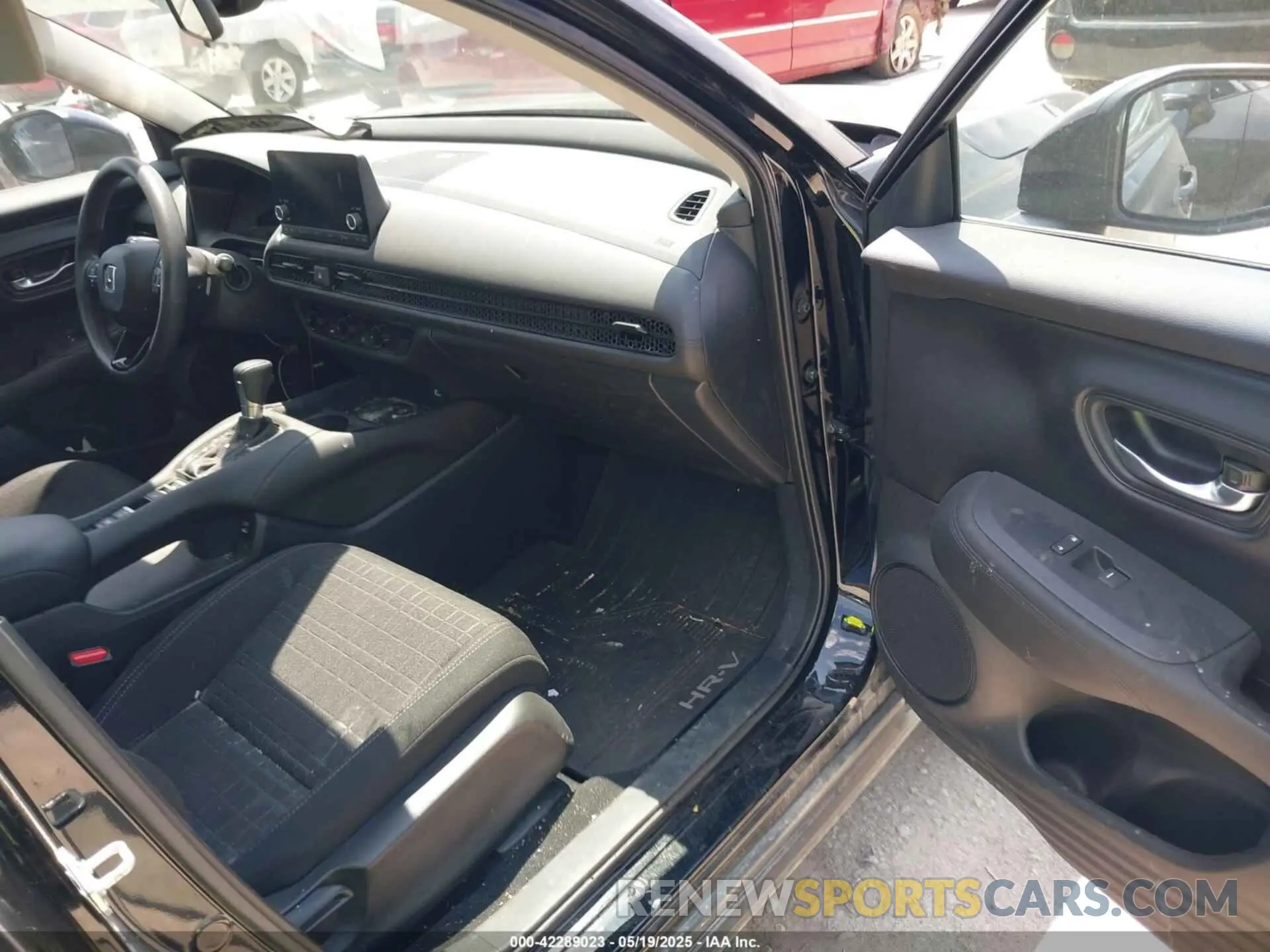 5 Photograph of a damaged car 3CZRZ2H3XRM717758 HONDA HR-V 2024
