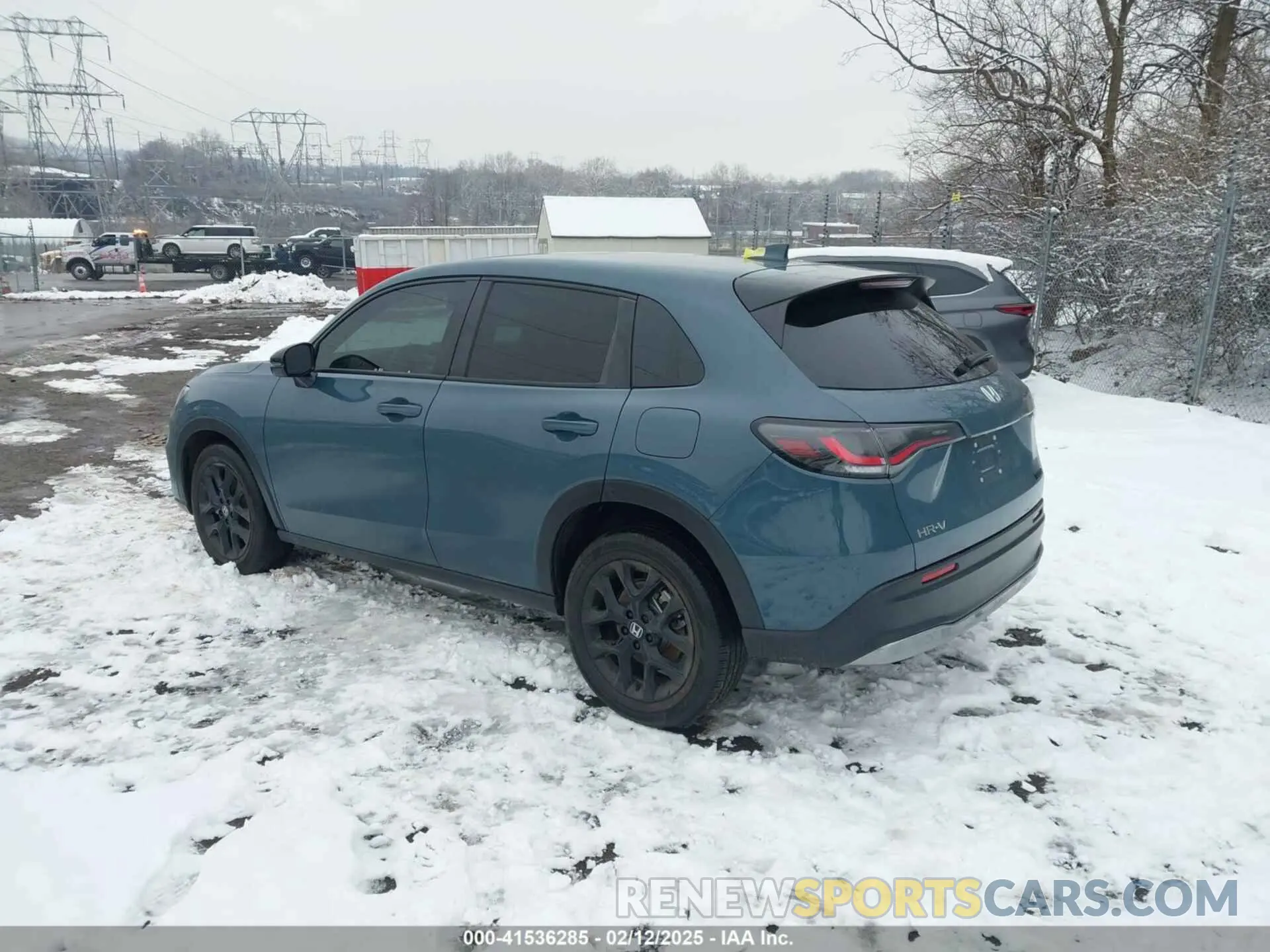 3 Photograph of a damaged car 3CZRZ2H50RM701070 HONDA HR-V 2024