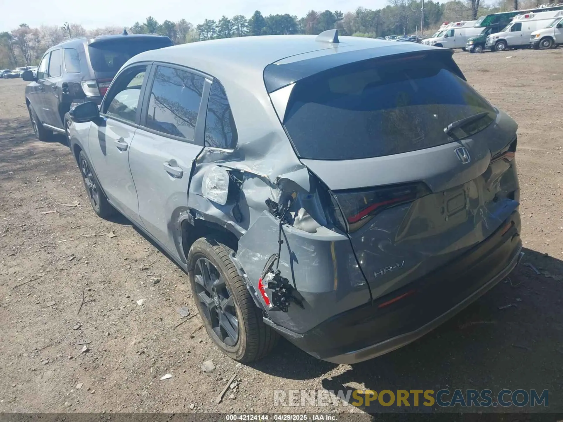 3 Photograph of a damaged car 3CZRZ2H50RM765321 HONDA HR-V 2024