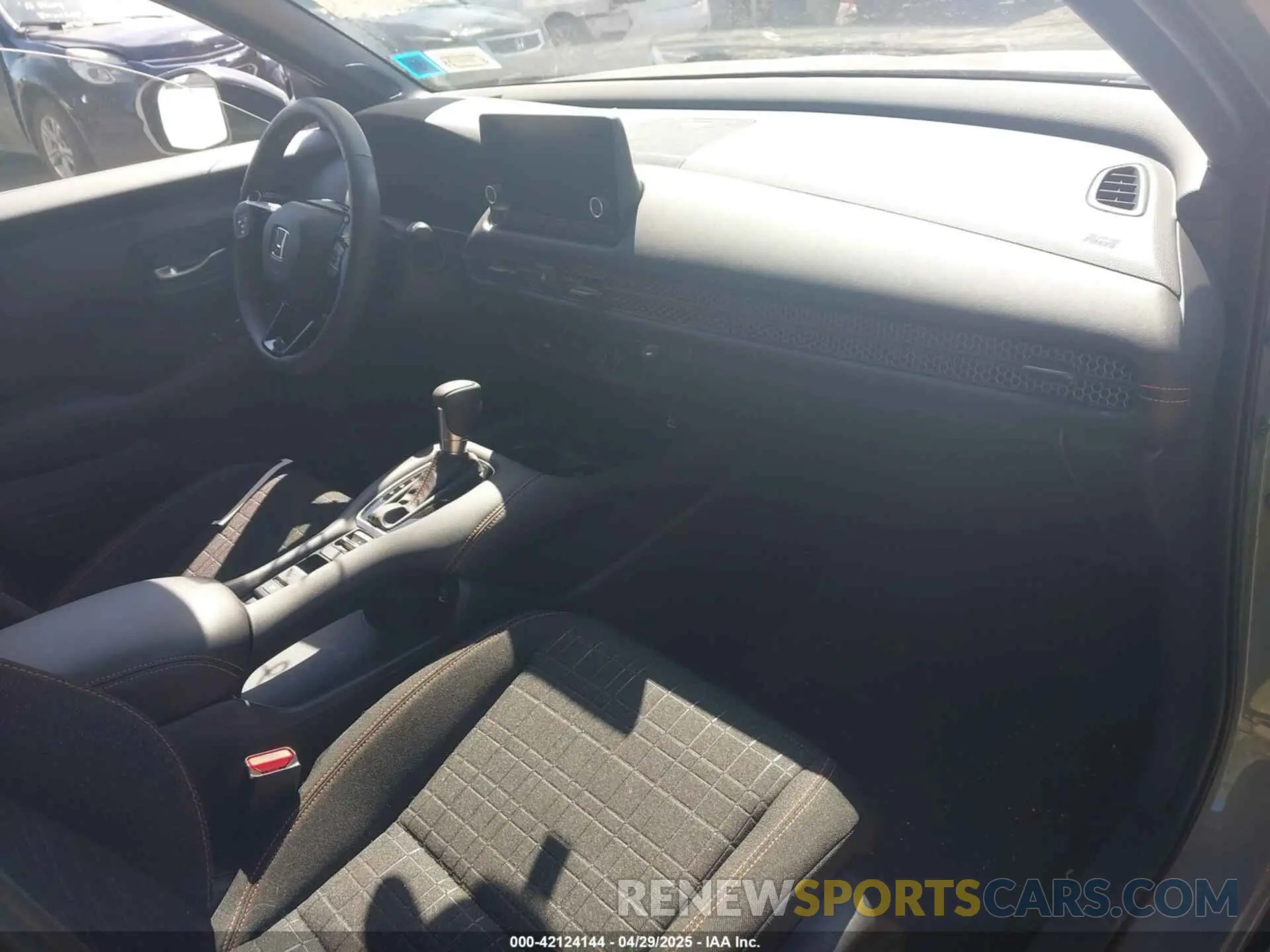 5 Photograph of a damaged car 3CZRZ2H50RM765321 HONDA HR-V 2024