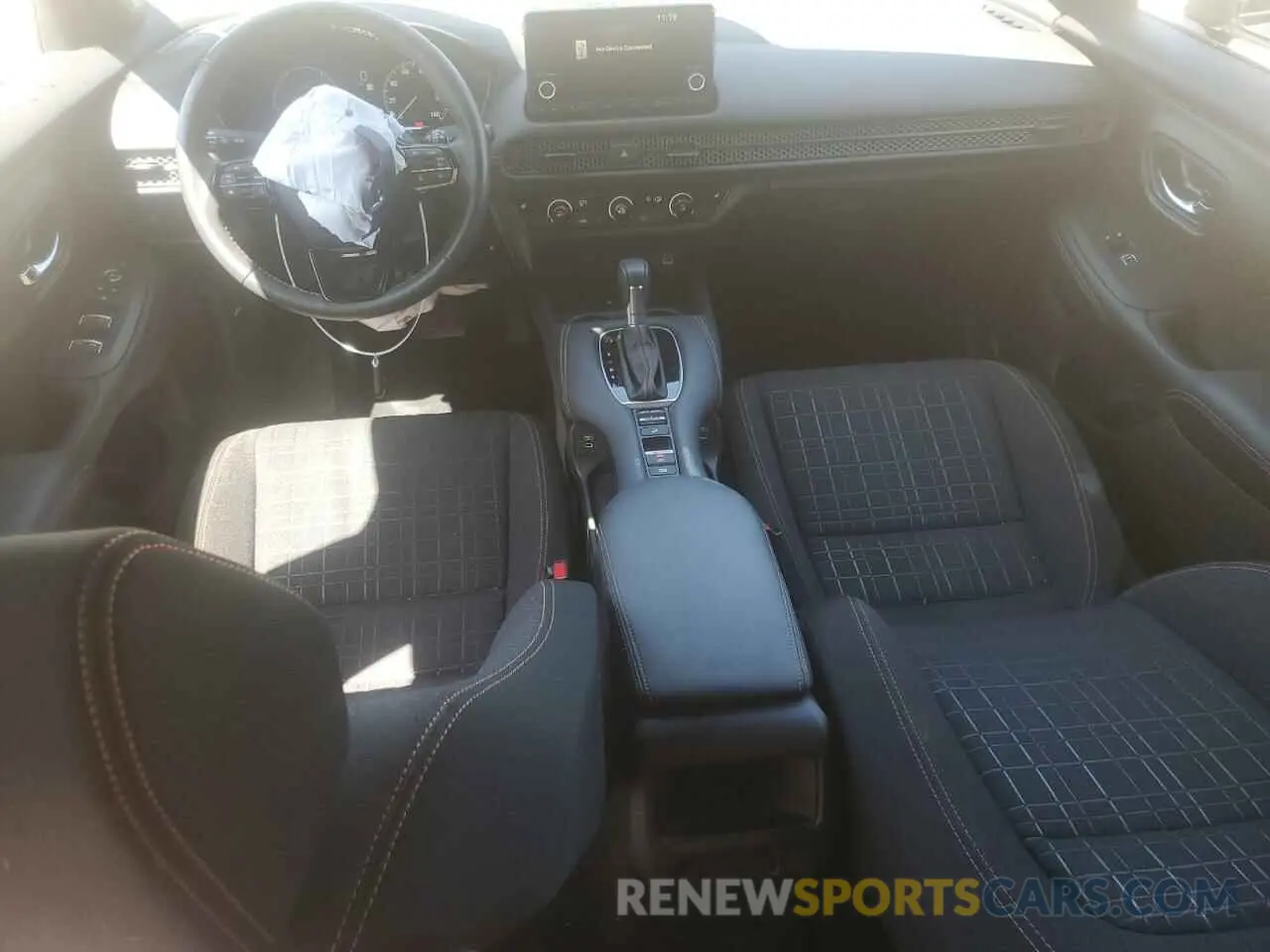 8 Photograph of a damaged car 3CZRZ2H50RM786735 HONDA HR-V 2024