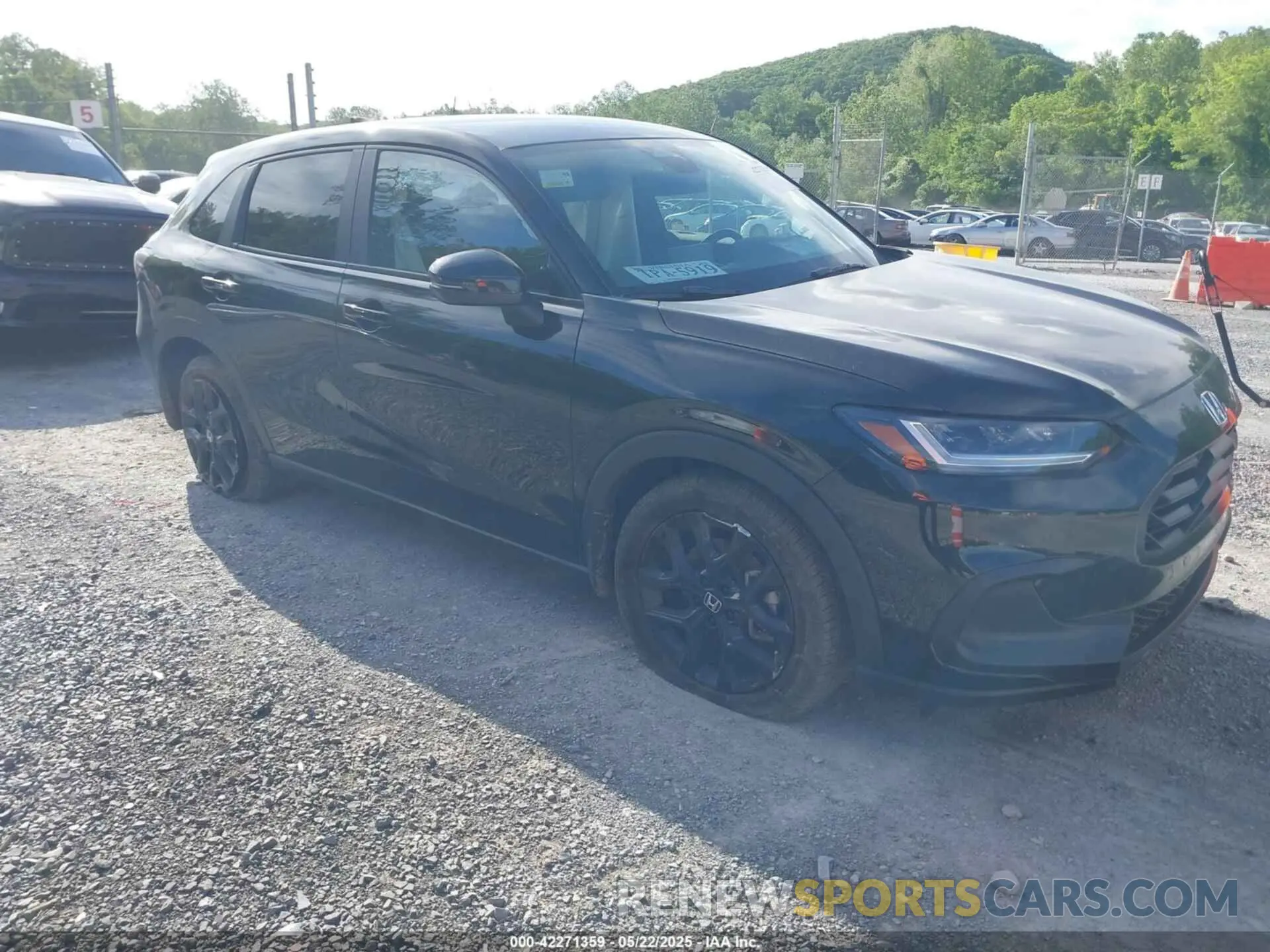 1 Photograph of a damaged car 3CZRZ2H51RM707525 HONDA HR-V 2024