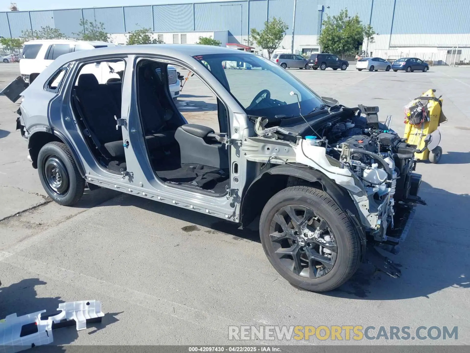 1 Photograph of a damaged car 3CZRZ2H51RM768602 HONDA HR-V 2024