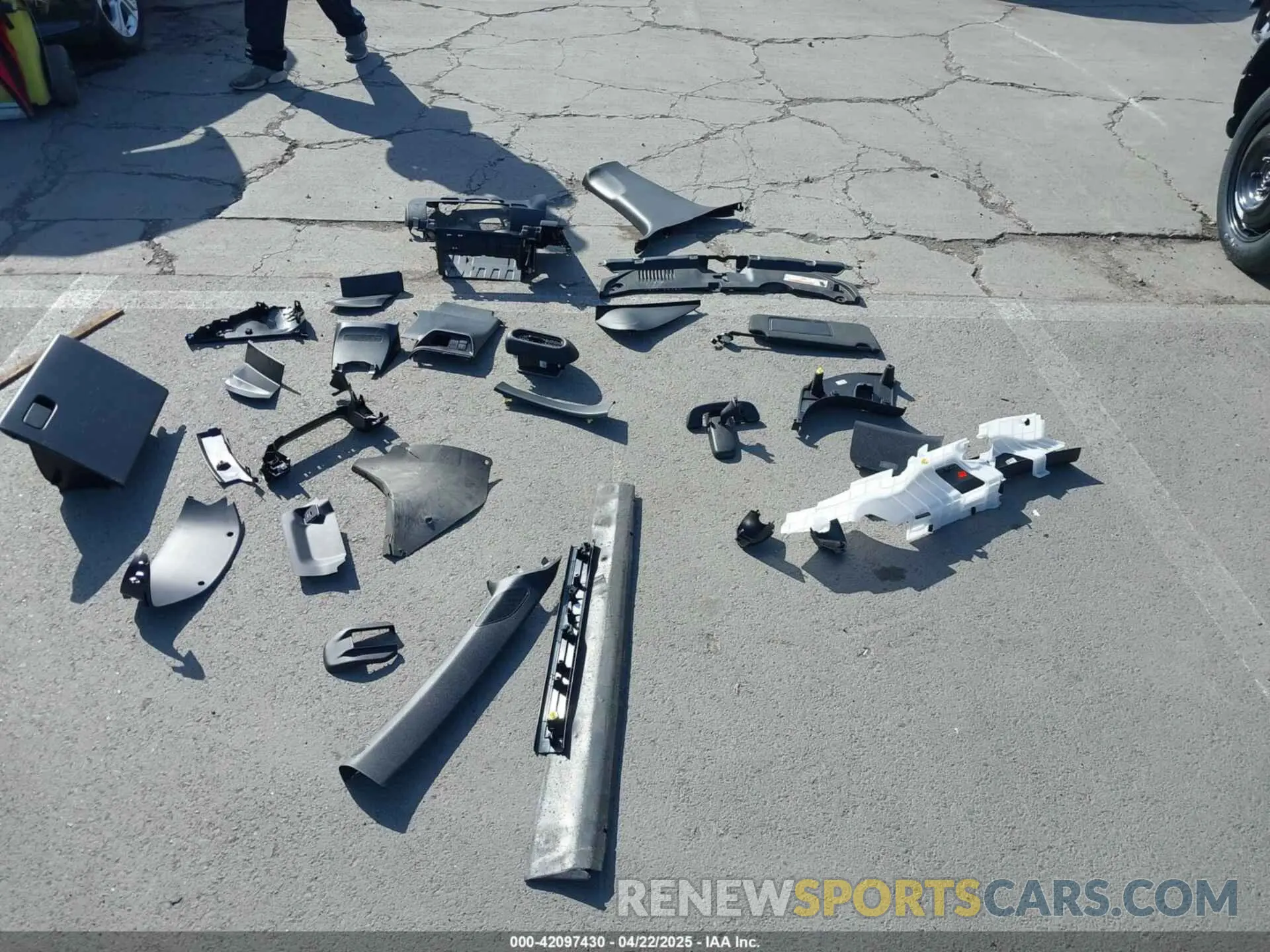 11 Photograph of a damaged car 3CZRZ2H51RM768602 HONDA HR-V 2024