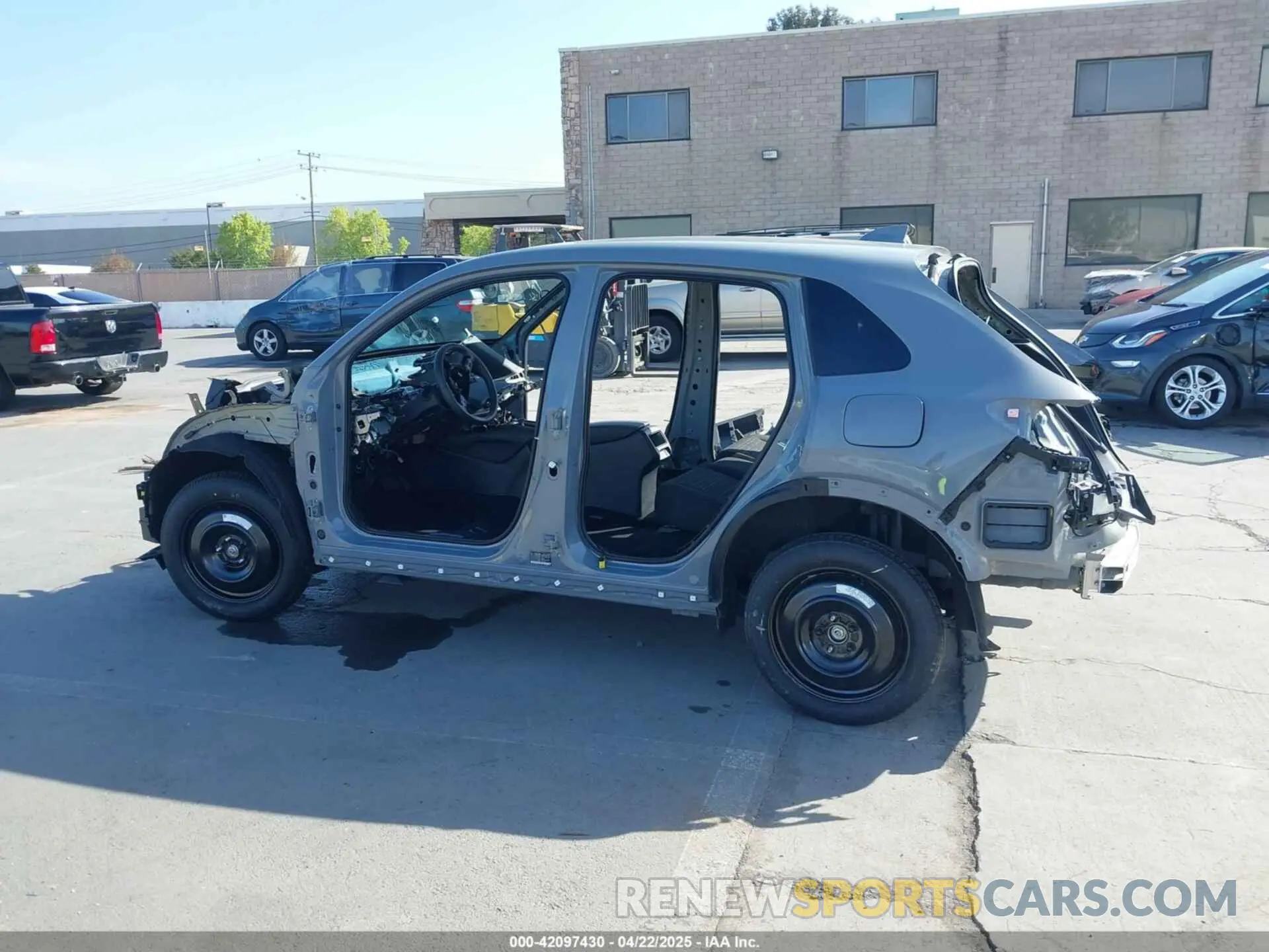 14 Photograph of a damaged car 3CZRZ2H51RM768602 HONDA HR-V 2024