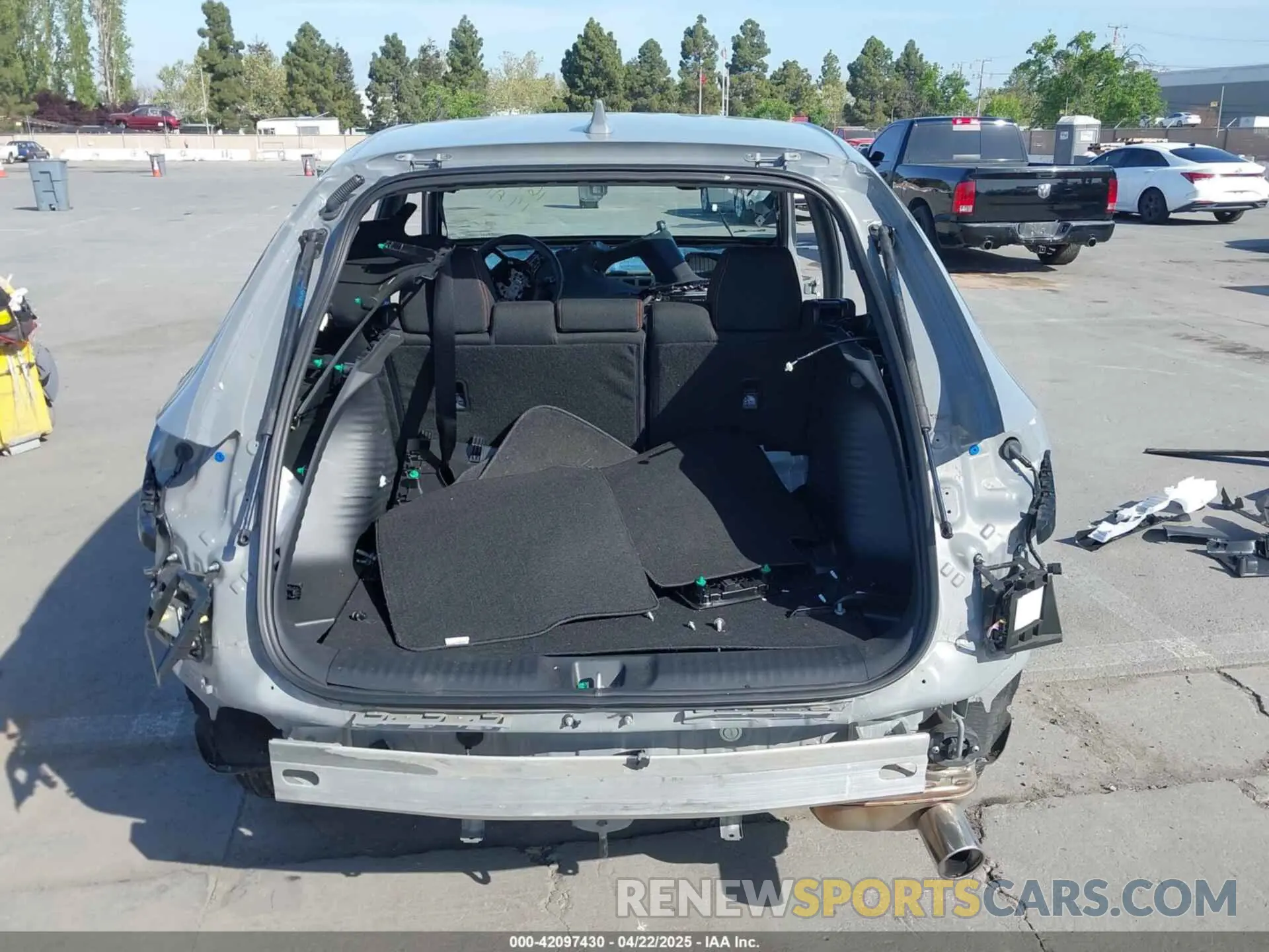 16 Photograph of a damaged car 3CZRZ2H51RM768602 HONDA HR-V 2024