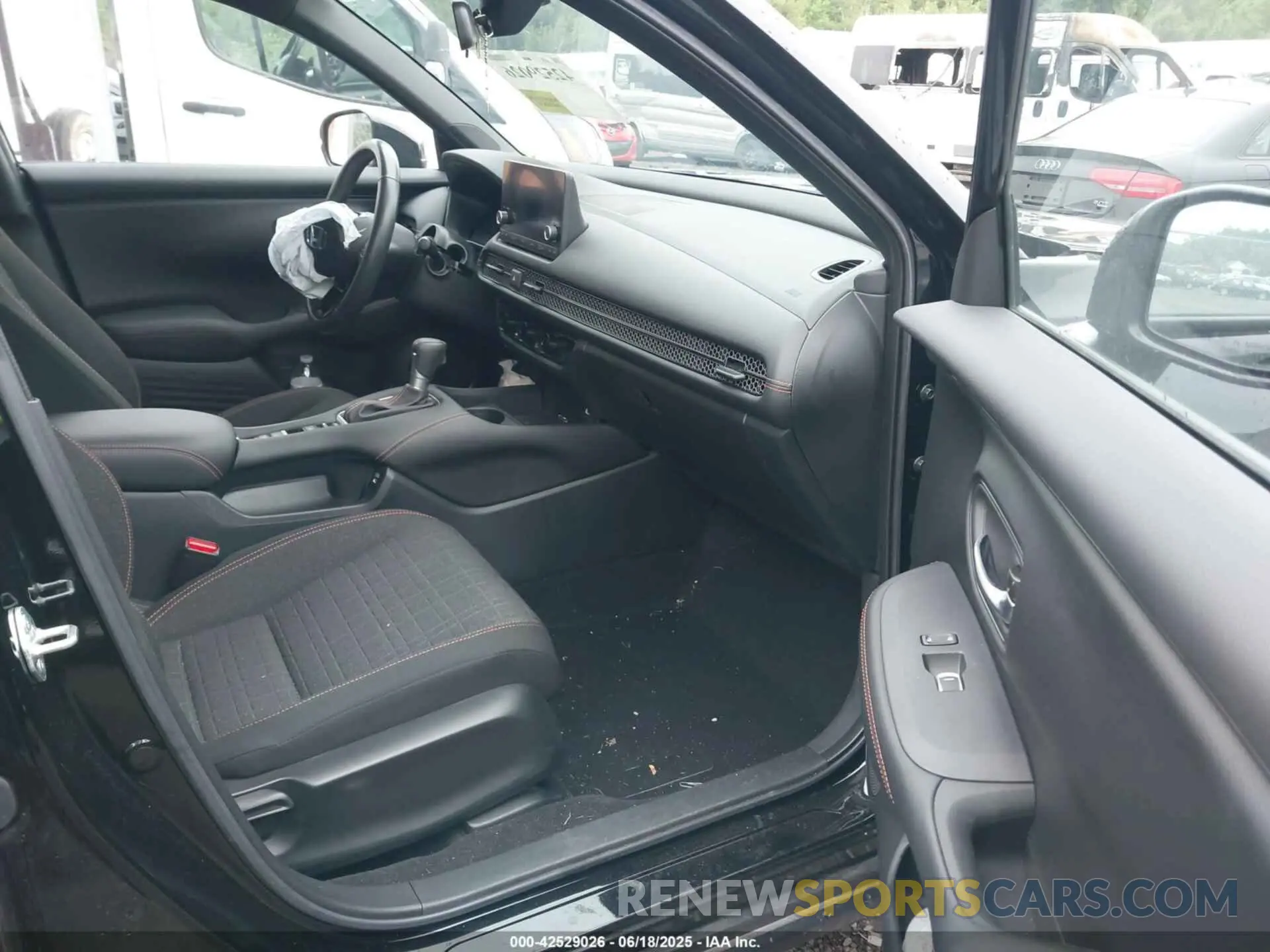 5 Photograph of a damaged car 3CZRZ2H52RM701880 HONDA HR-V 2024