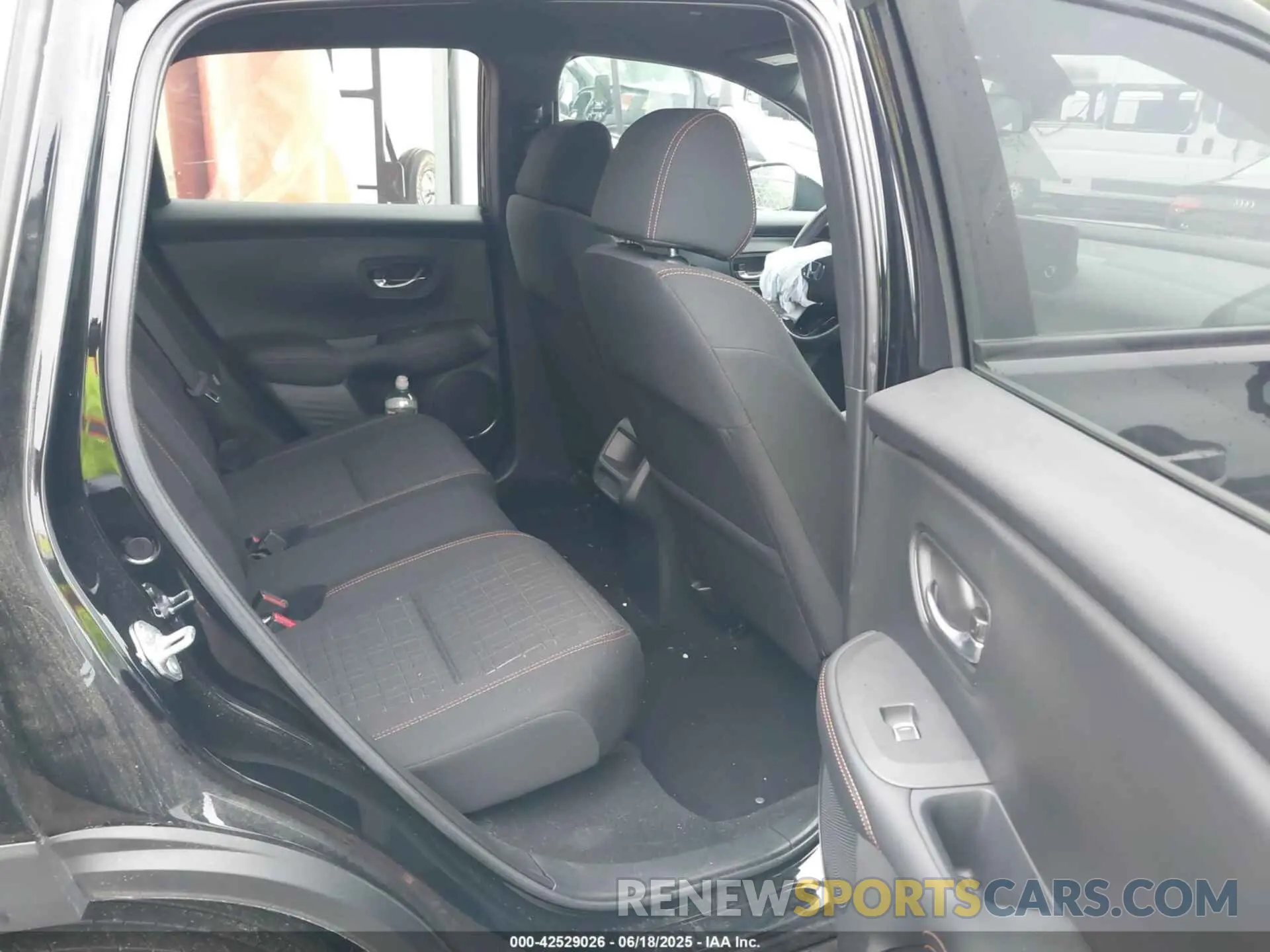 8 Photograph of a damaged car 3CZRZ2H52RM701880 HONDA HR-V 2024