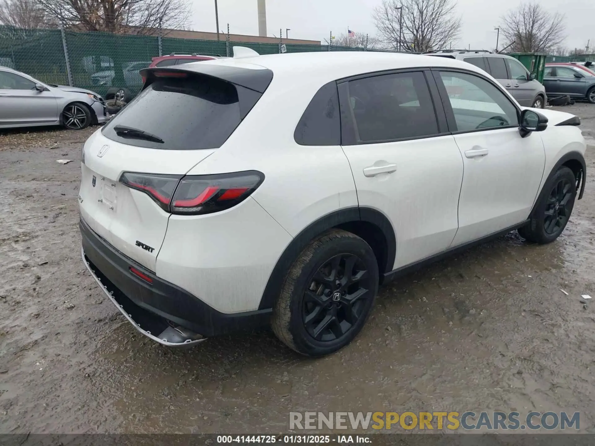 4 Photograph of a damaged car 3CZRZ2H52RM736564 HONDA HR-V 2024