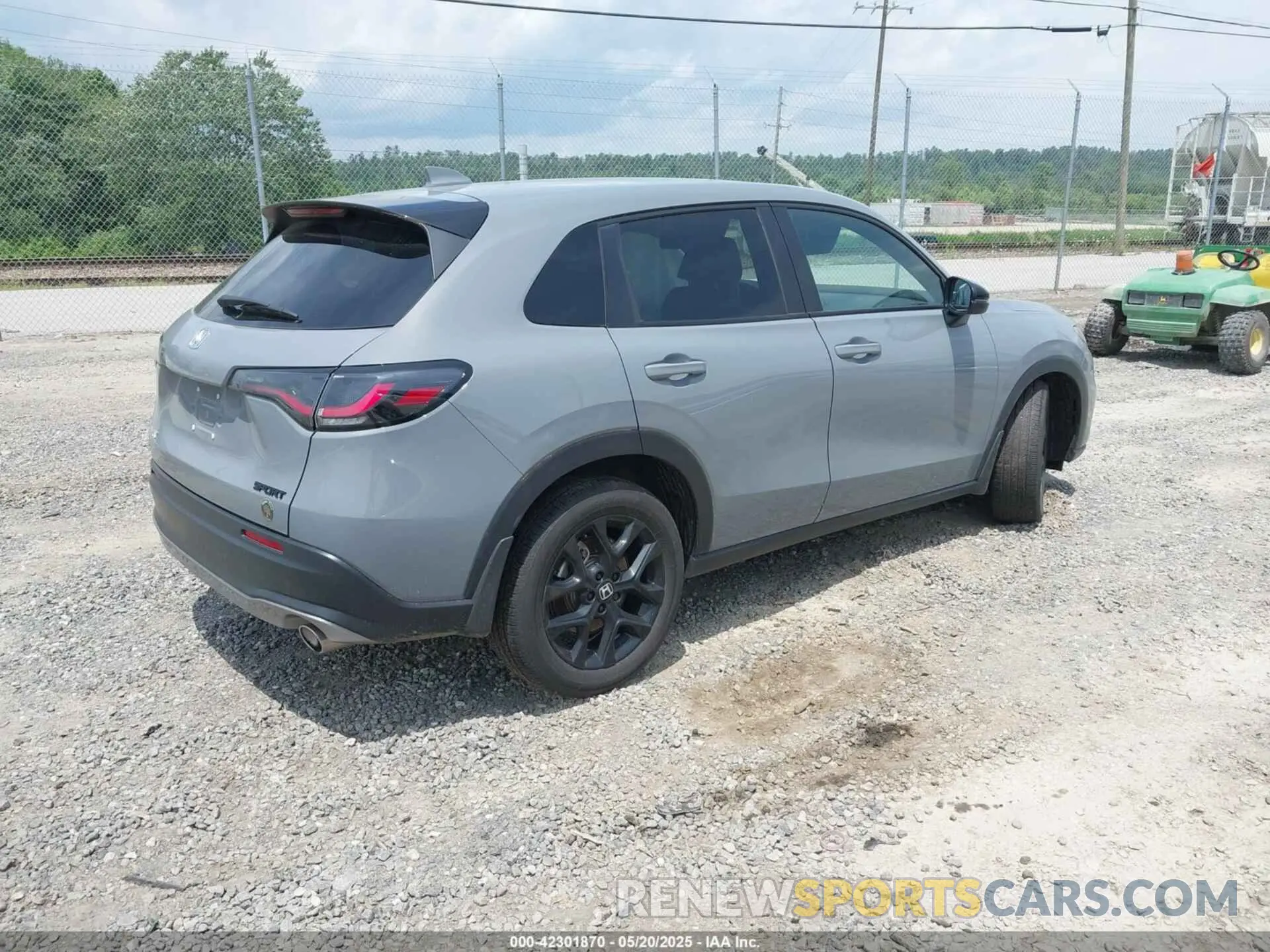 4 Photograph of a damaged car 3CZRZ2H52RM763246 HONDA HR-V 2024
