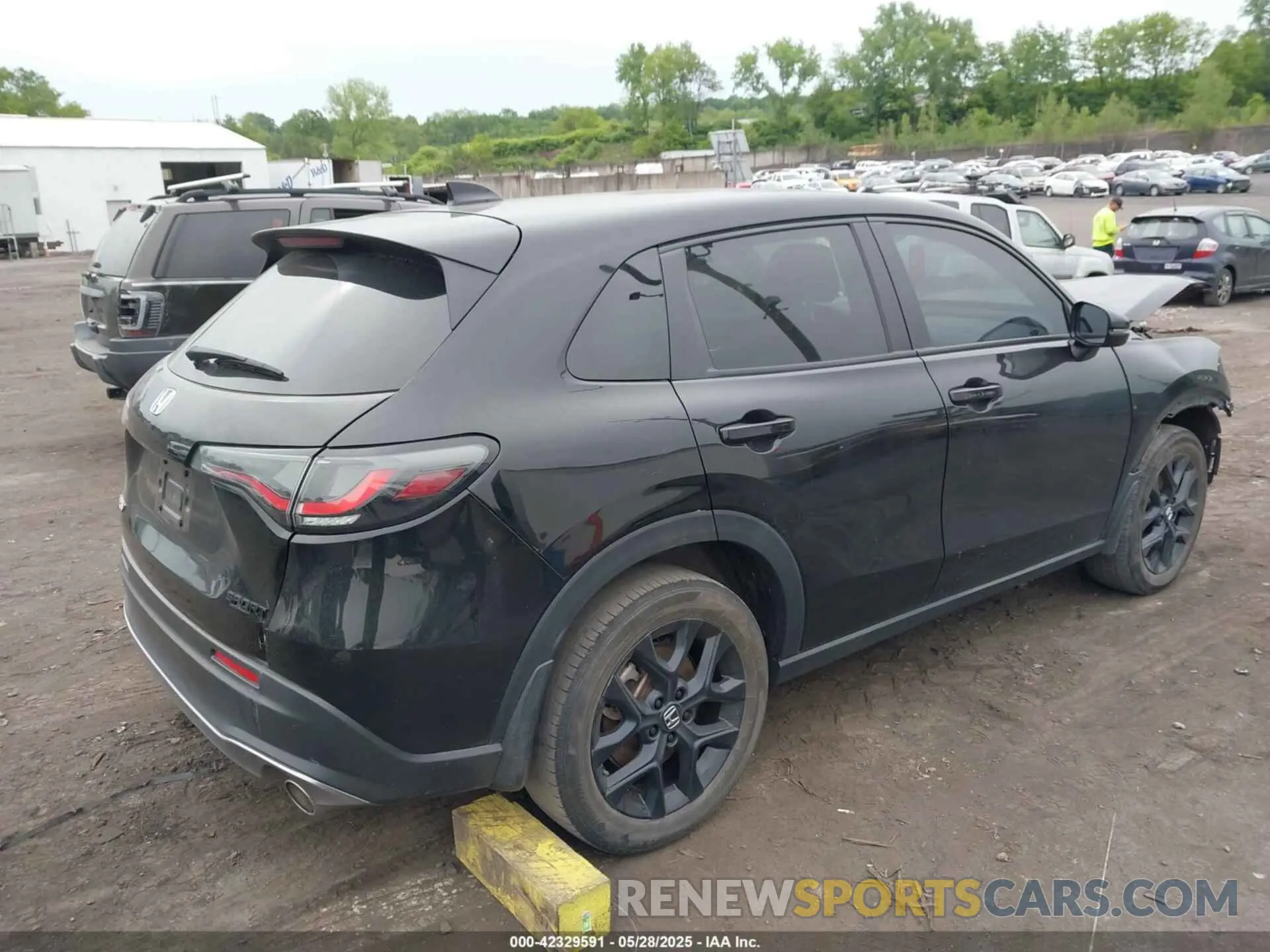4 Photograph of a damaged car 3CZRZ2H53RM701354 HONDA HR-V 2024