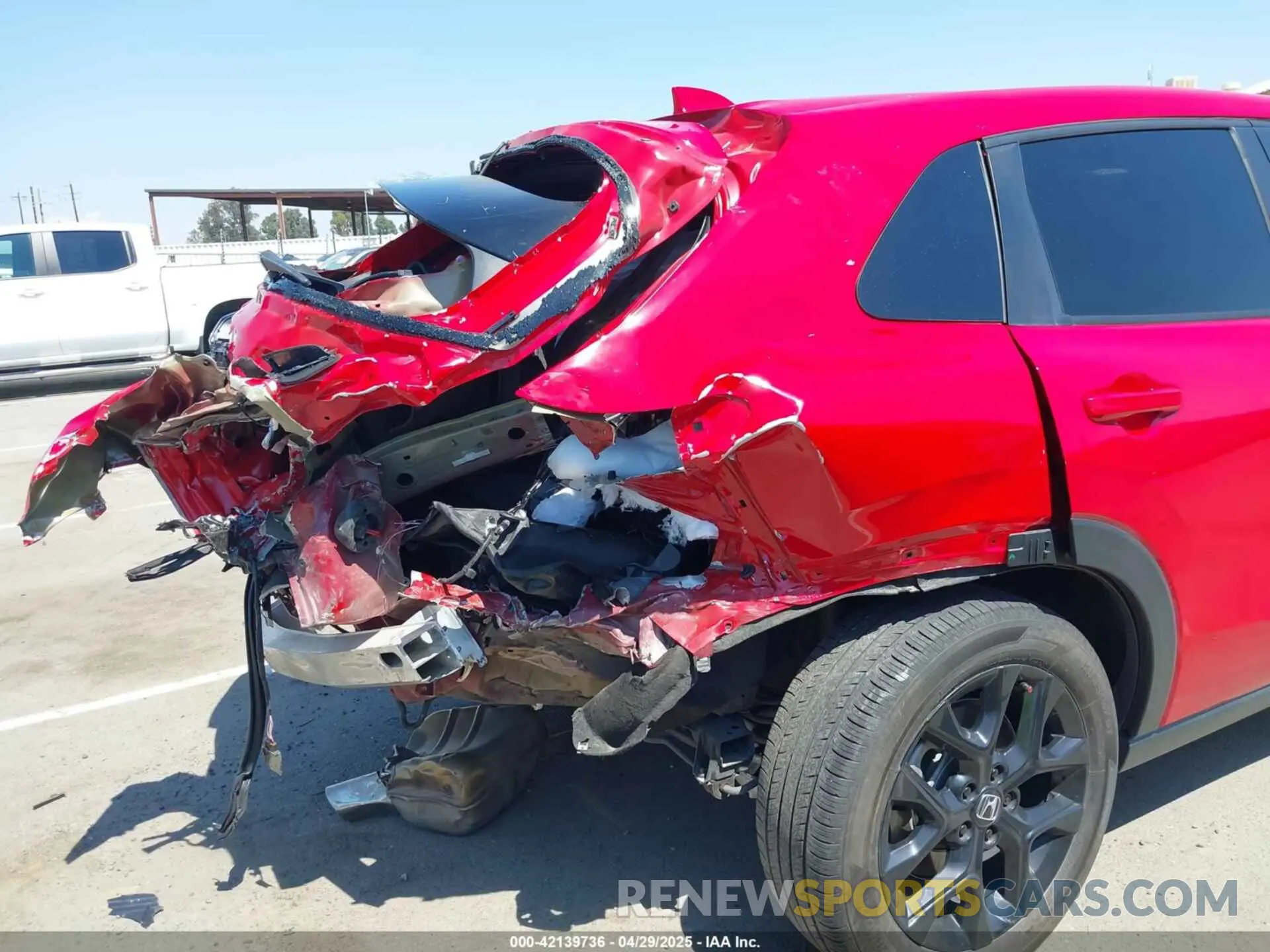 19 Photograph of a damaged car 3CZRZ2H53RM728067 HONDA HR-V 2024