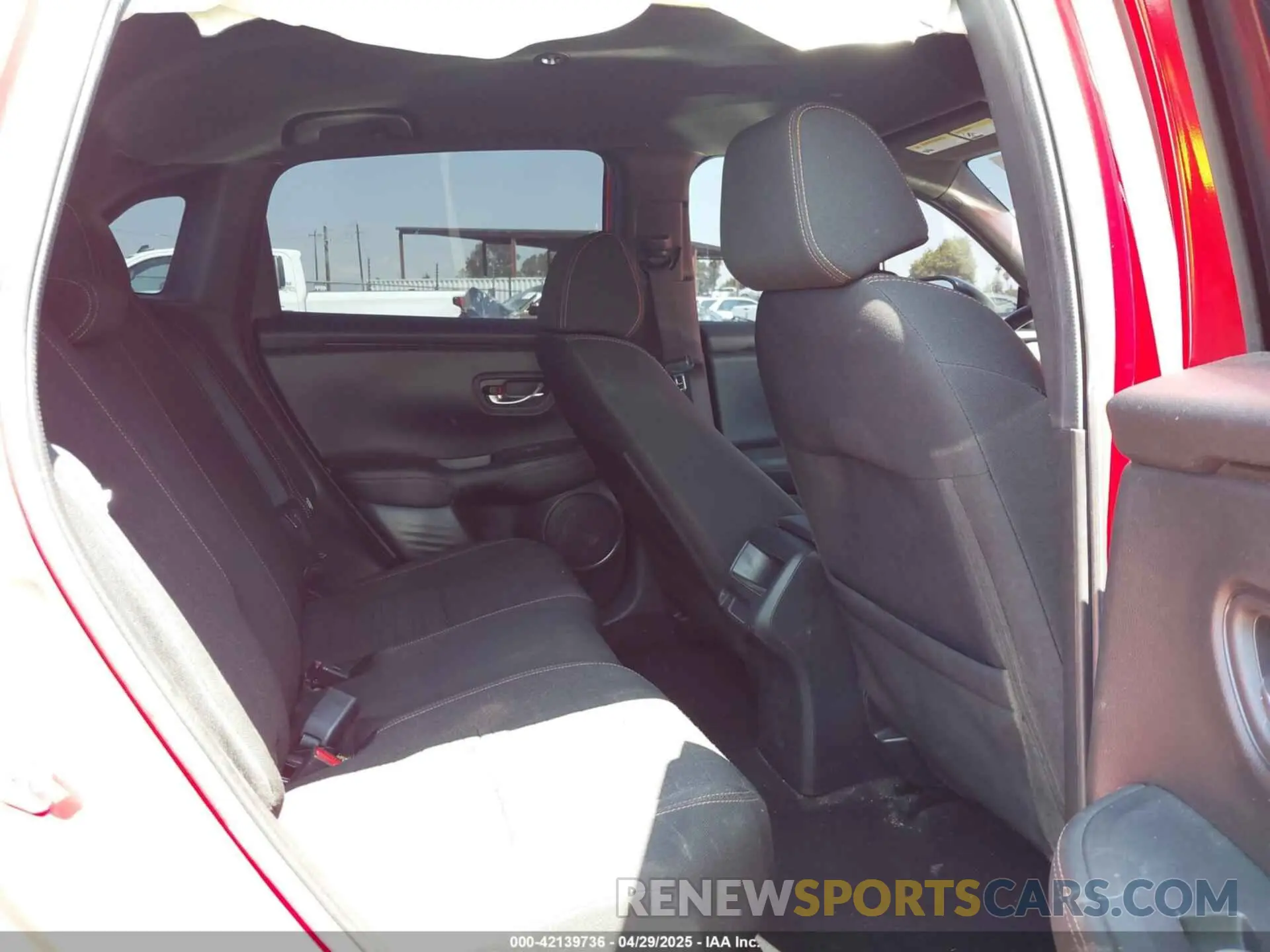8 Photograph of a damaged car 3CZRZ2H53RM728067 HONDA HR-V 2024