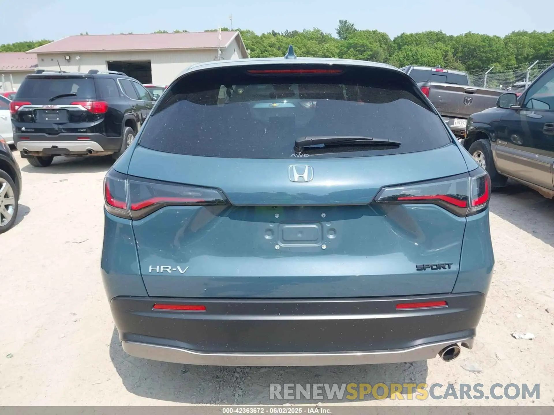 16 Photograph of a damaged car 3CZRZ2H53RM773820 HONDA HR-V 2024