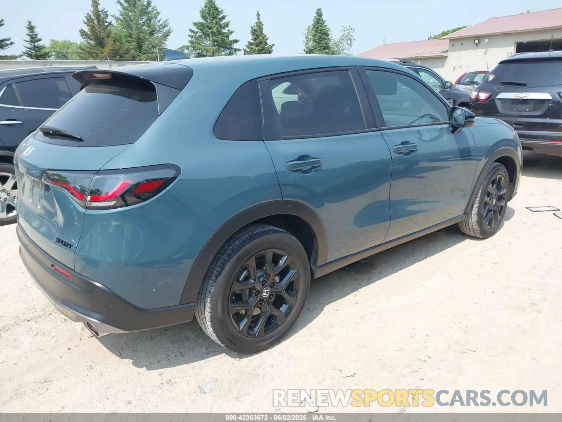 4 Photograph of a damaged car 3CZRZ2H53RM773820 HONDA HR-V 2024