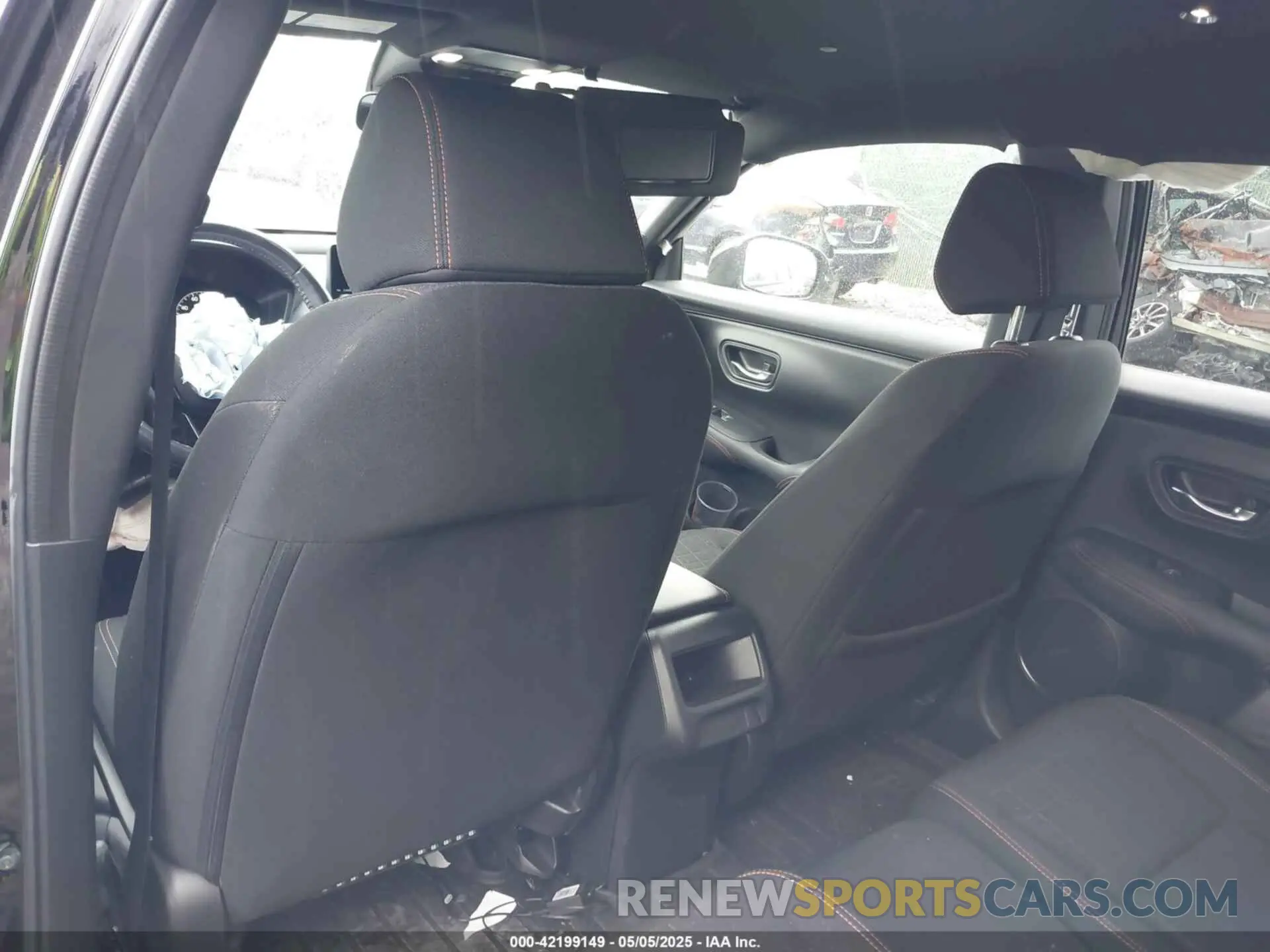 19 Photograph of a damaged car 3CZRZ2H54RM728918 HONDA HR-V 2024