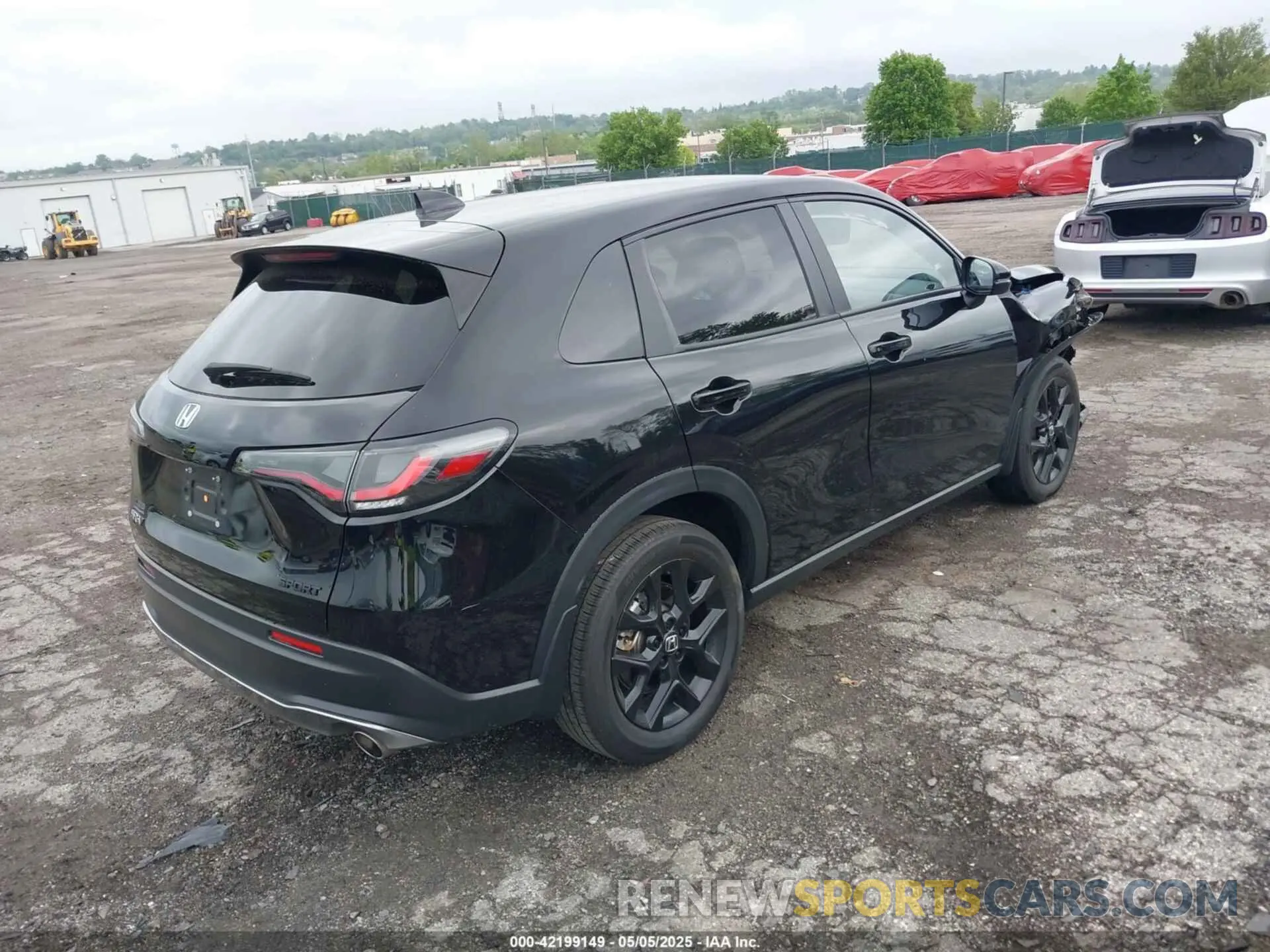4 Photograph of a damaged car 3CZRZ2H54RM728918 HONDA HR-V 2024