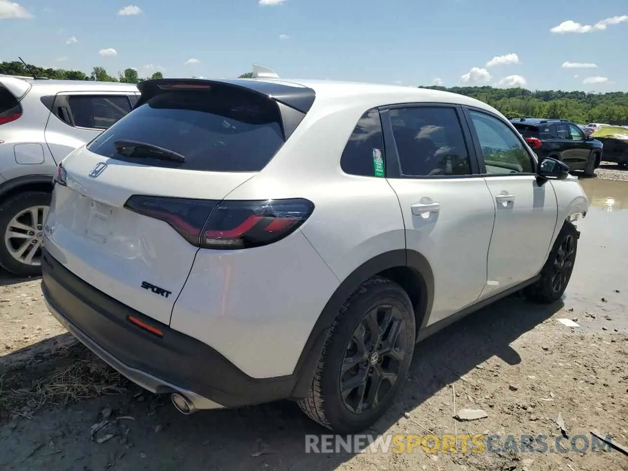 3 Photograph of a damaged car 3CZRZ2H54RM734279 HONDA HR-V 2024