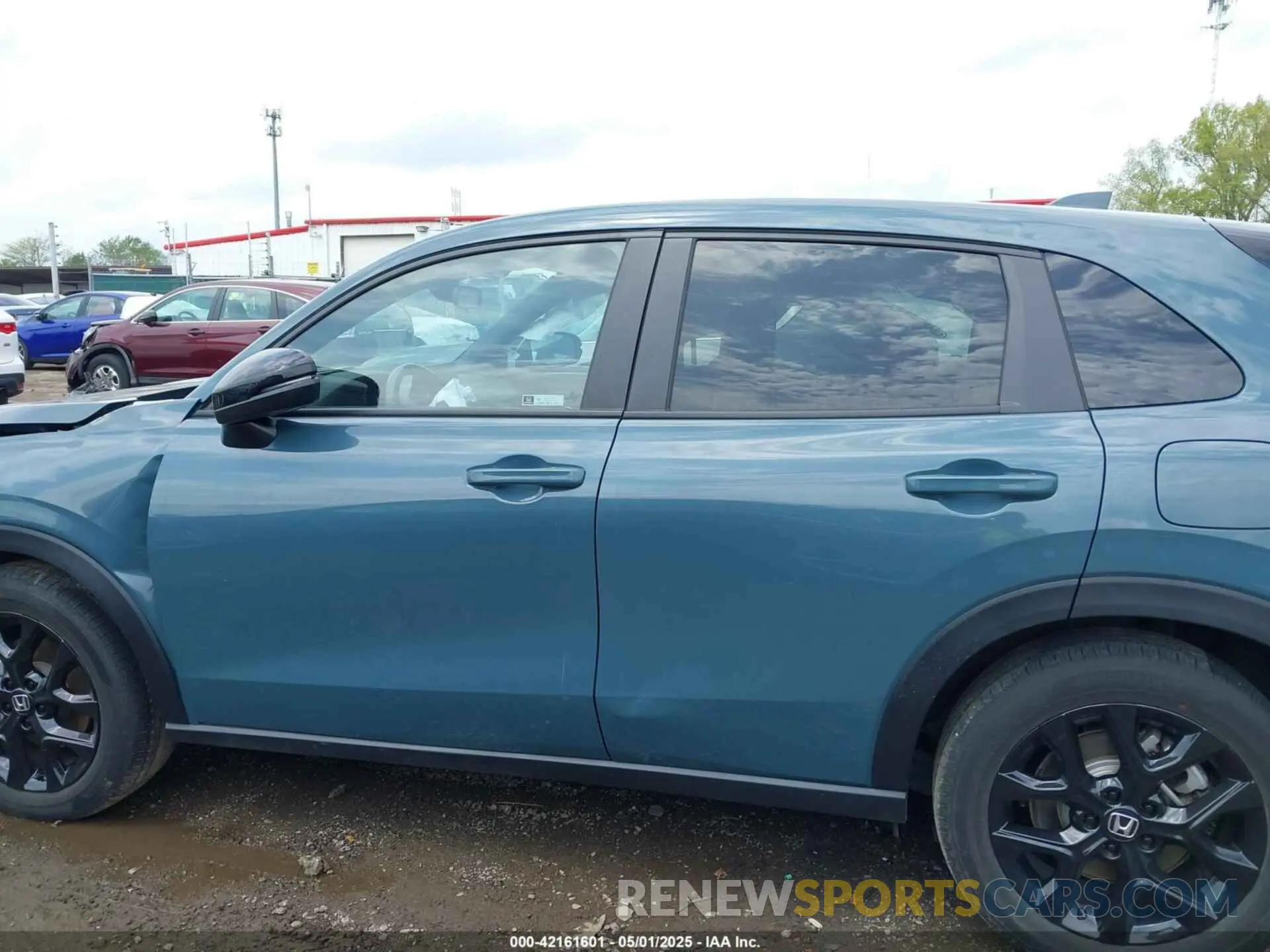 14 Photograph of a damaged car 3CZRZ2H55RM708743 HONDA HR-V 2024