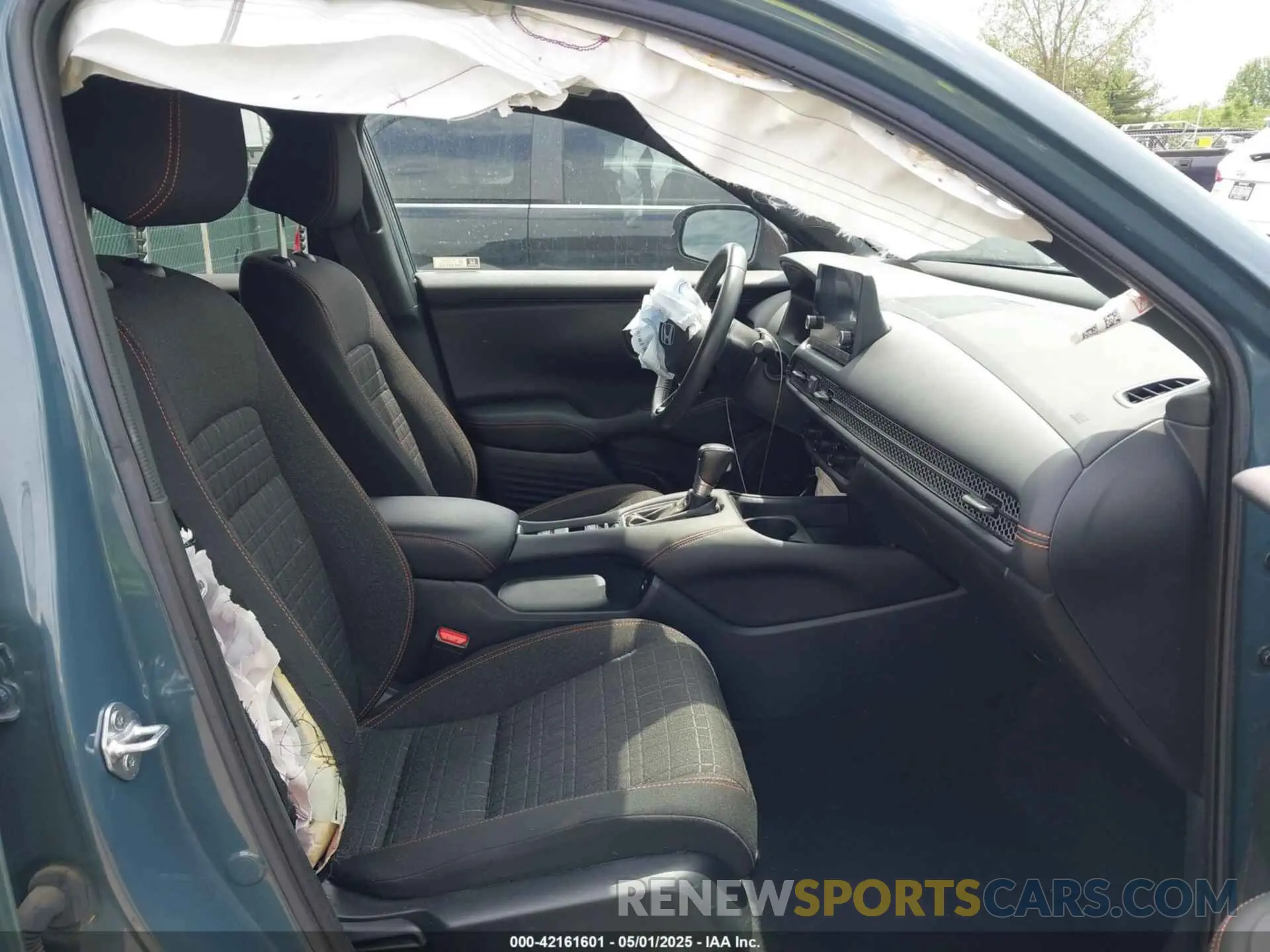 5 Photograph of a damaged car 3CZRZ2H55RM708743 HONDA HR-V 2024