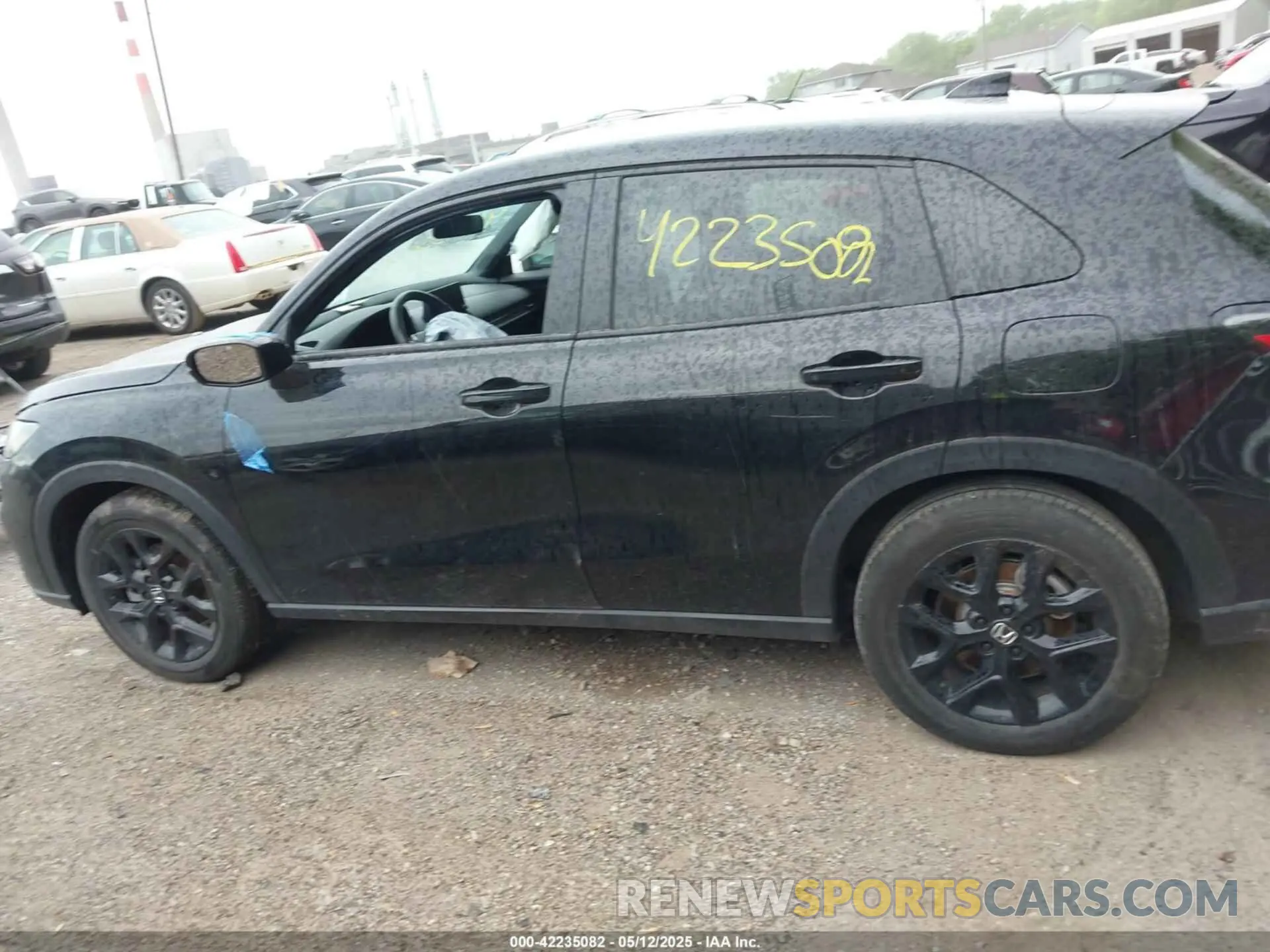 14 Photograph of a damaged car 3CZRZ2H57RM701390 HONDA HR-V 2024